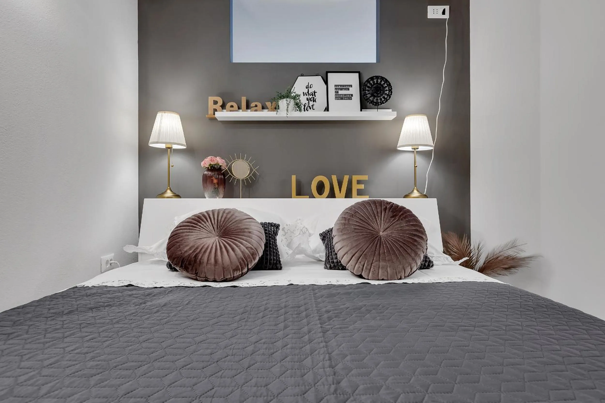Bedroom, Bed in Apartment Mucrum