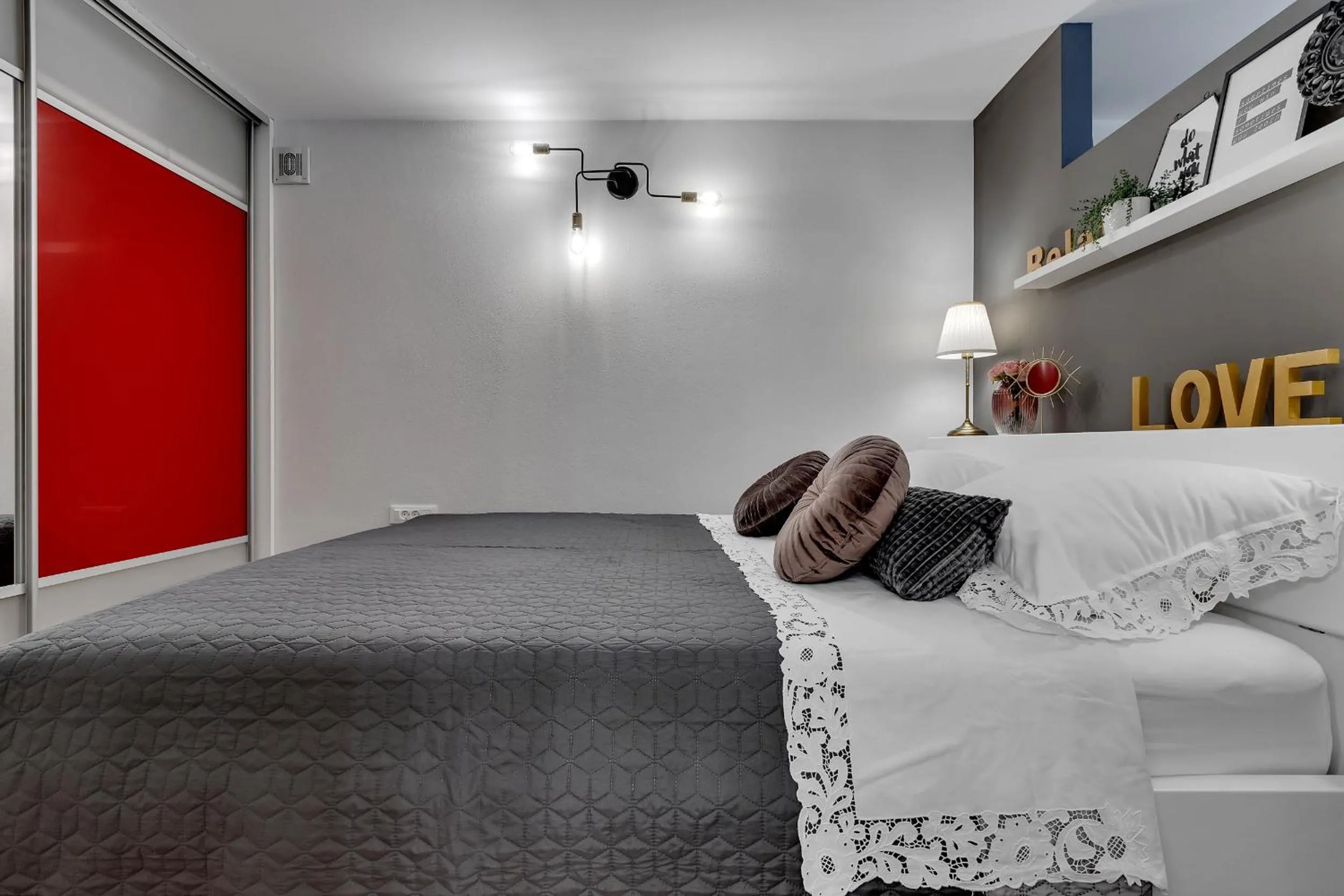 Bed in Apartment Mucrum