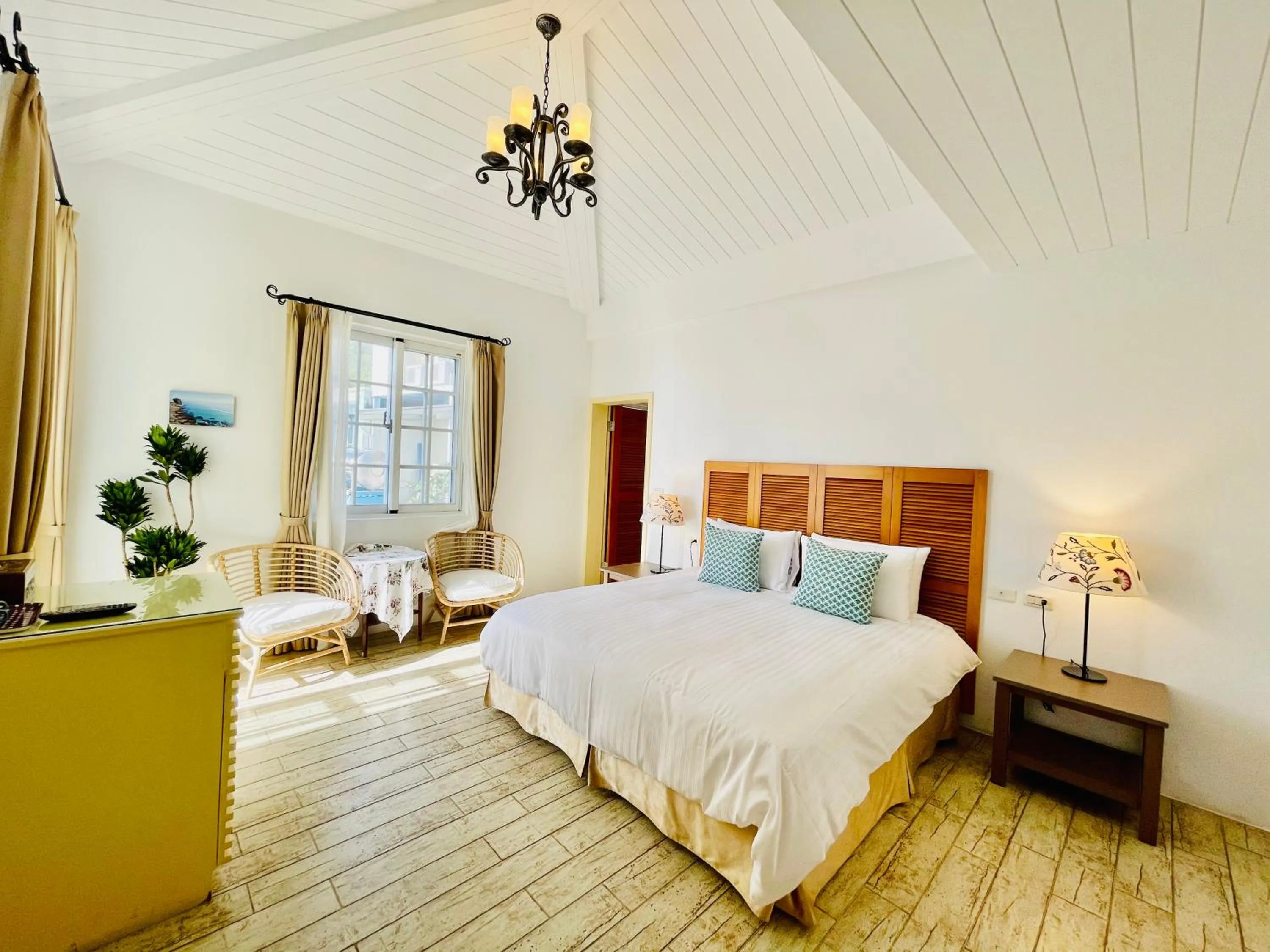 Photo of the whole room, Bed in SpoonDrift Hostal Kenting