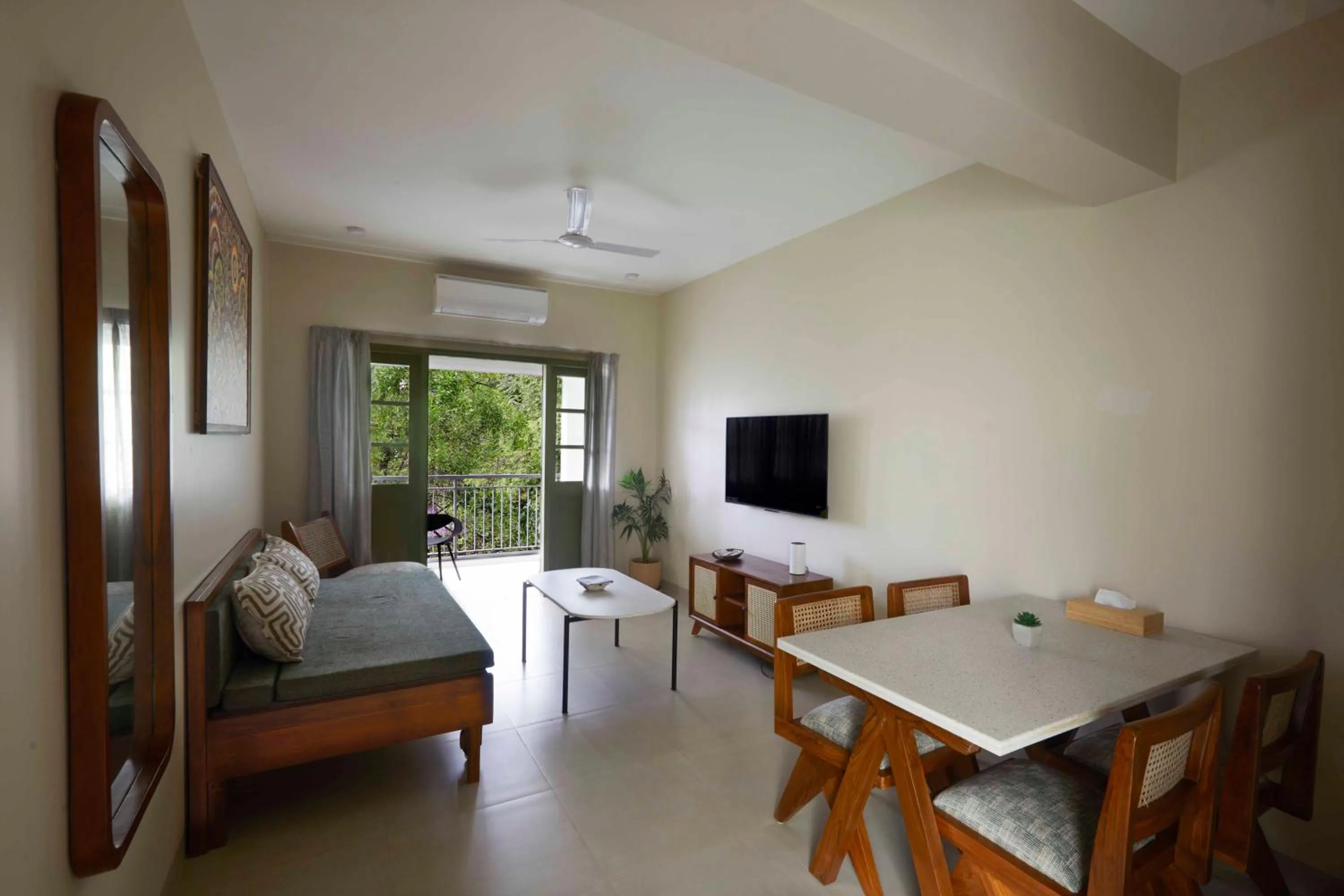 TV and multimedia in Radha House Siolim A Boutique Hotel