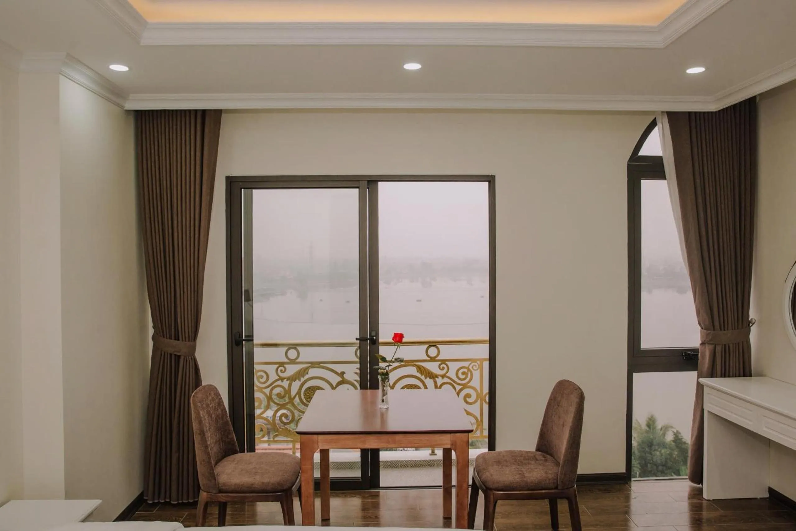 Photo of the whole room in Queenie Hotel