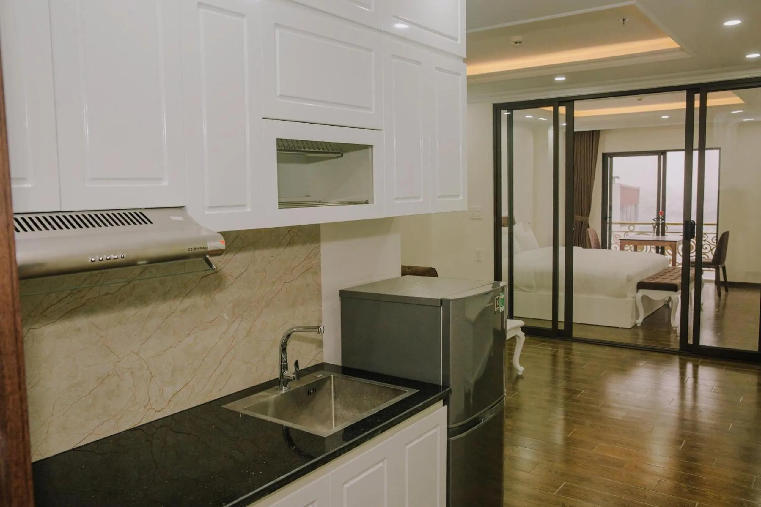 Photo of the whole room in Queenie Hotel