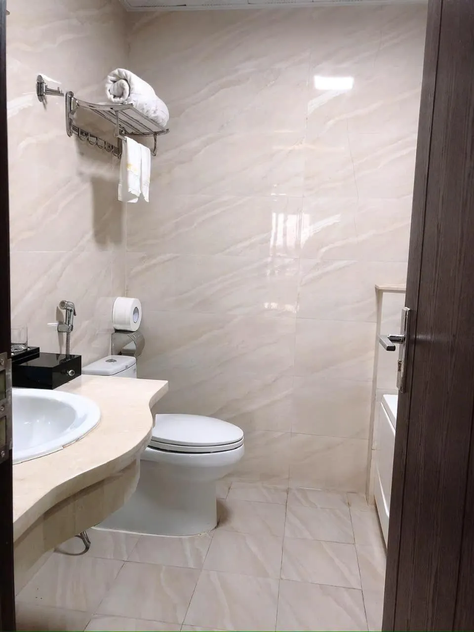 Shower in Queenie Hotel