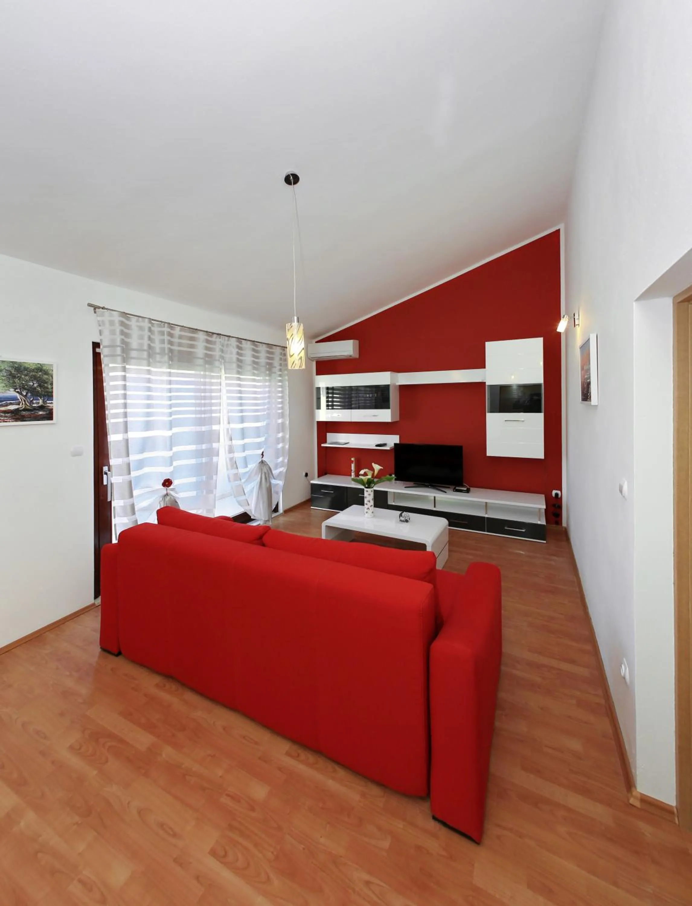 TV and multimedia in Apartments Maslina Božava