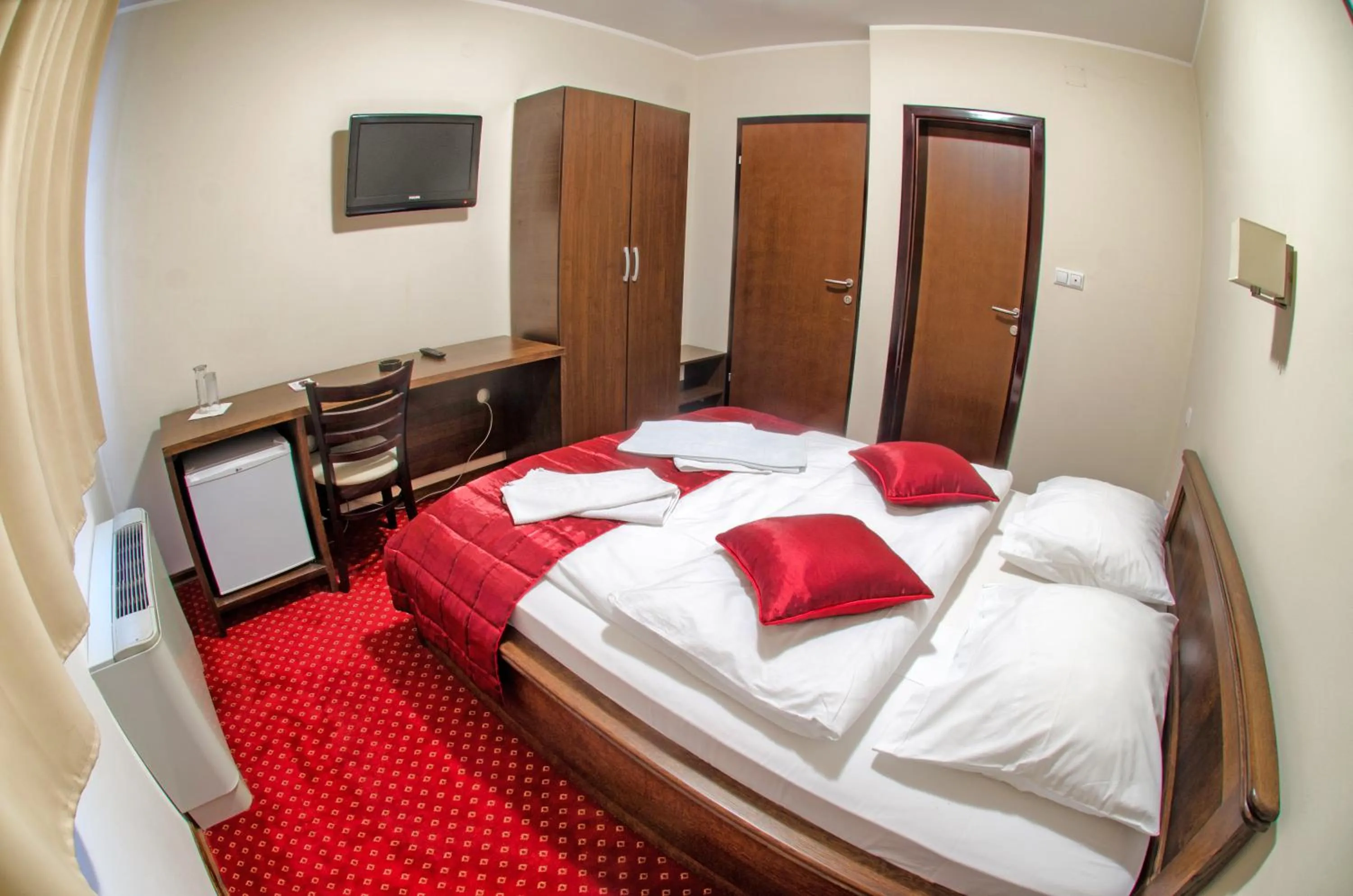 Bed in Hotel Konak Konjic