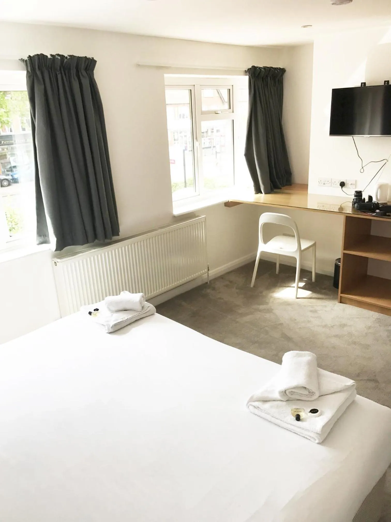 Bed in Gidea Park Hotel