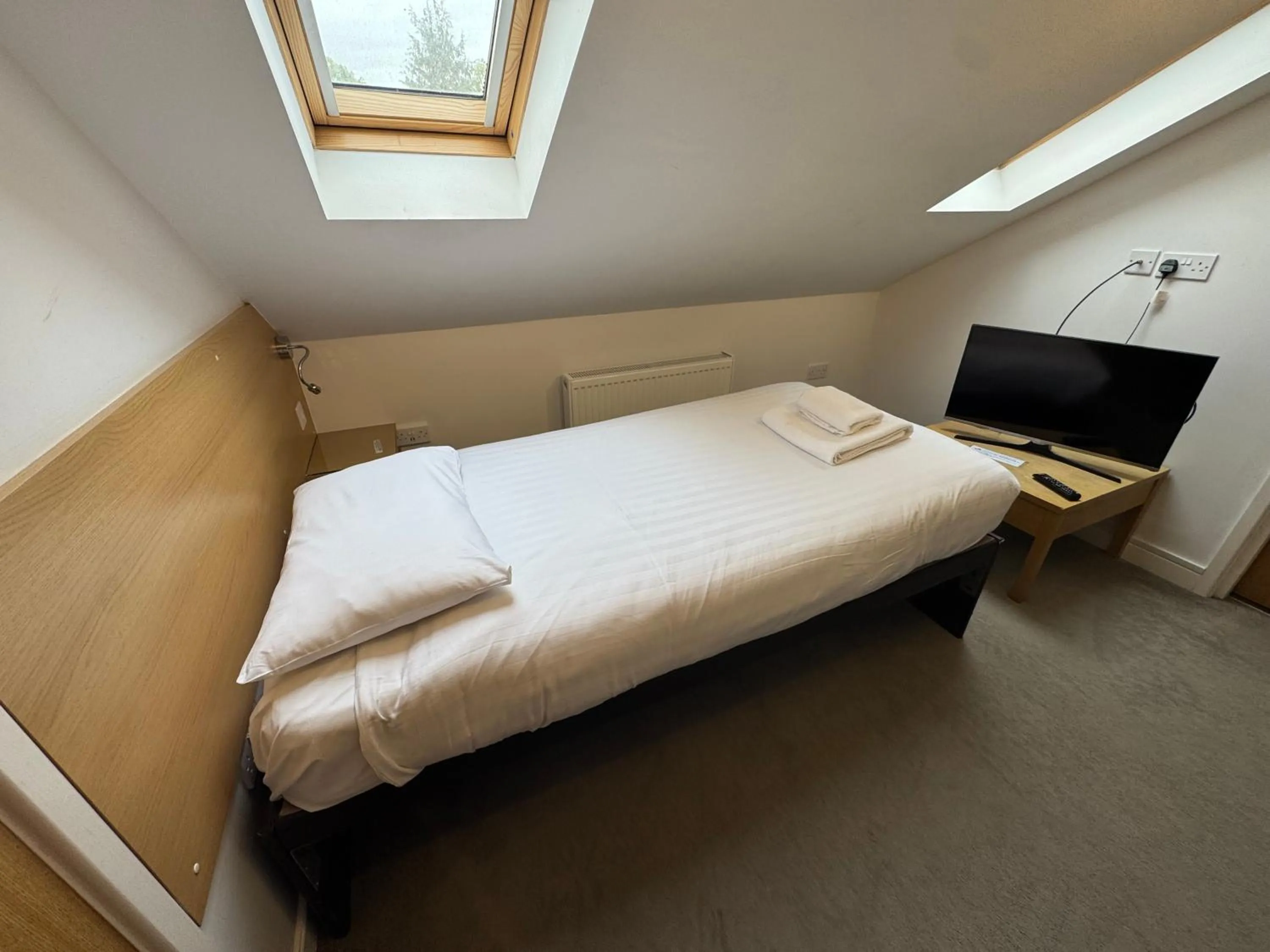 Bed in Gidea Park Hotel