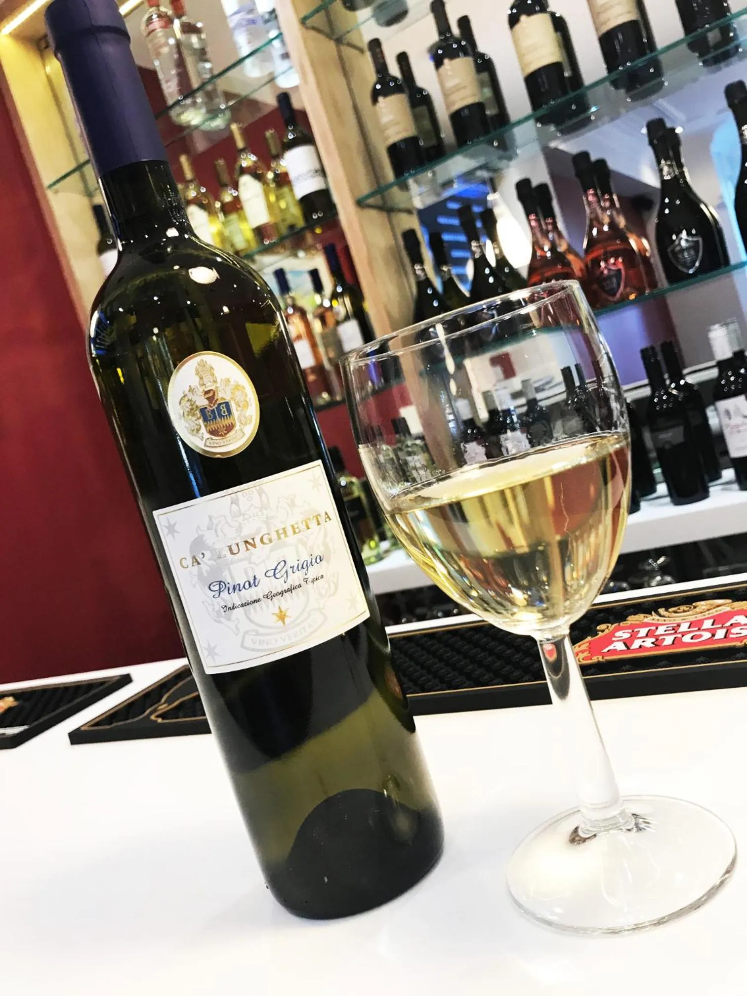 Alcoholic drinks in Gidea Park Hotel