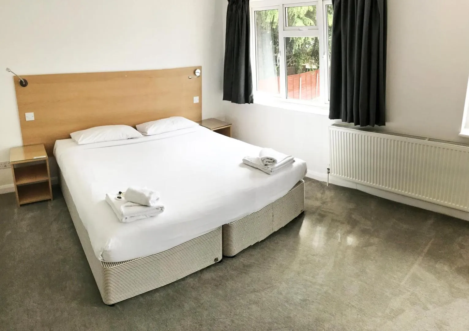 Bed in Gidea Park Hotel