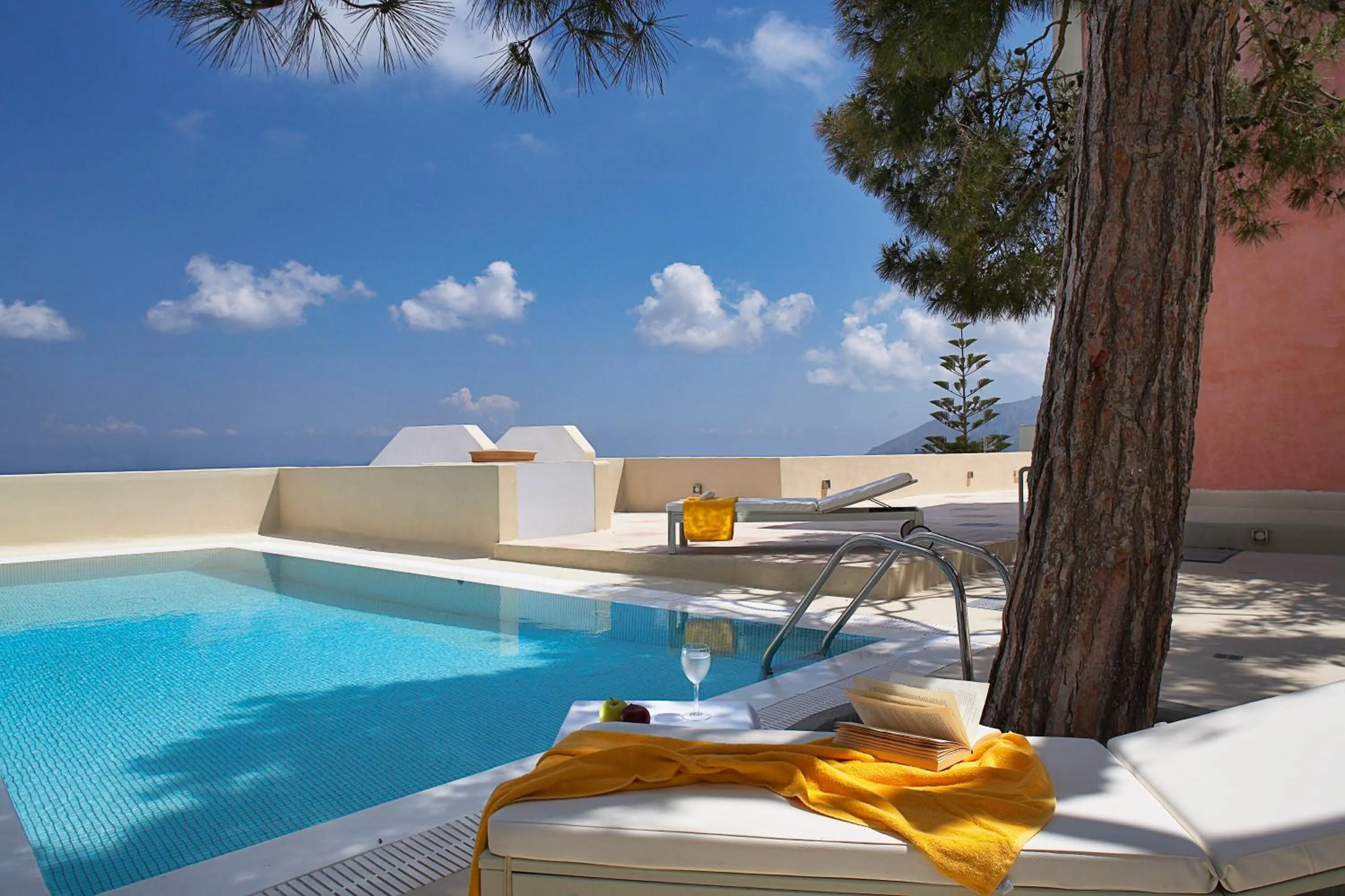 Swimming pool in Aria Lito Mansion