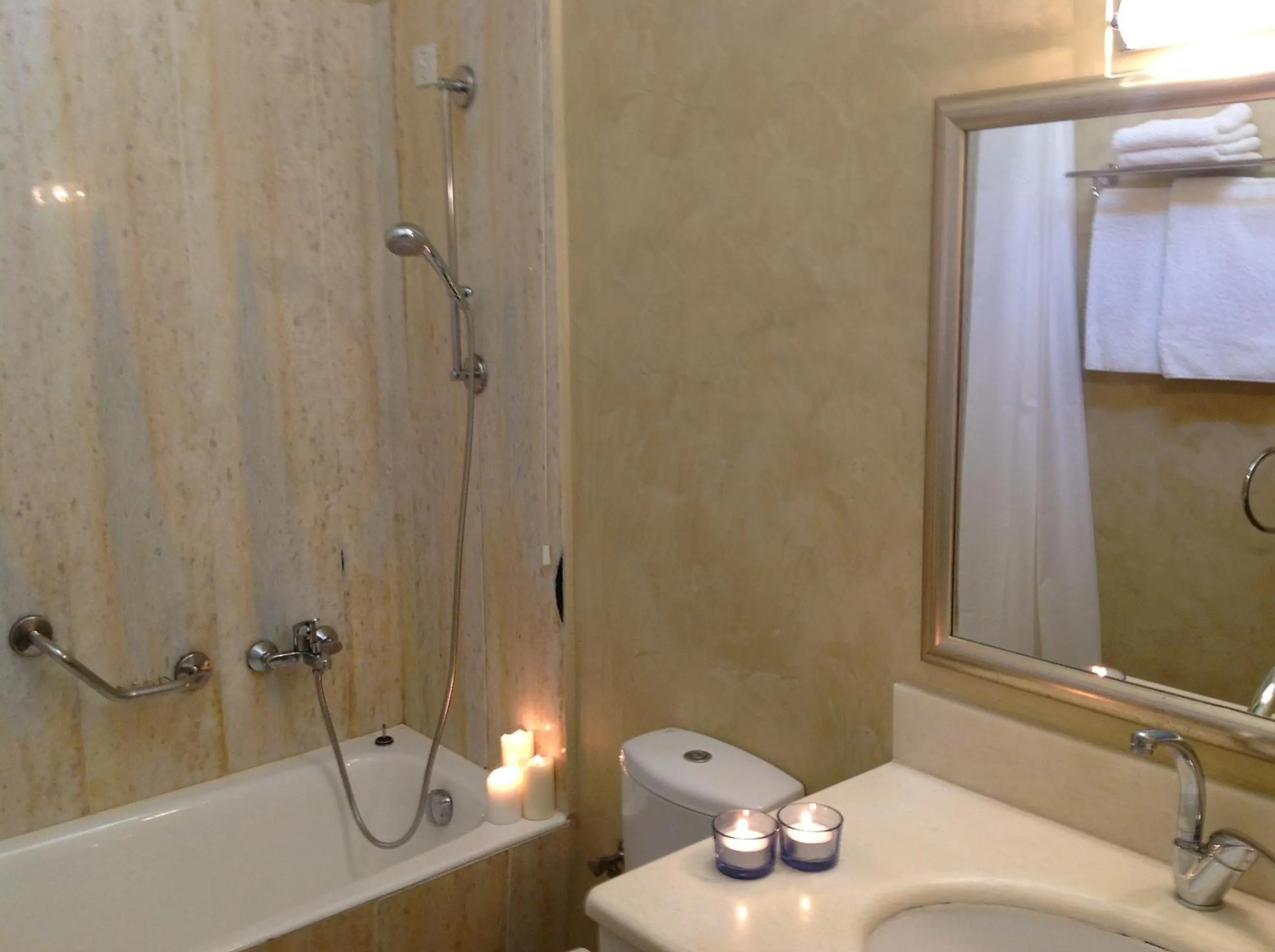 Bathroom in Aria Lito Mansion