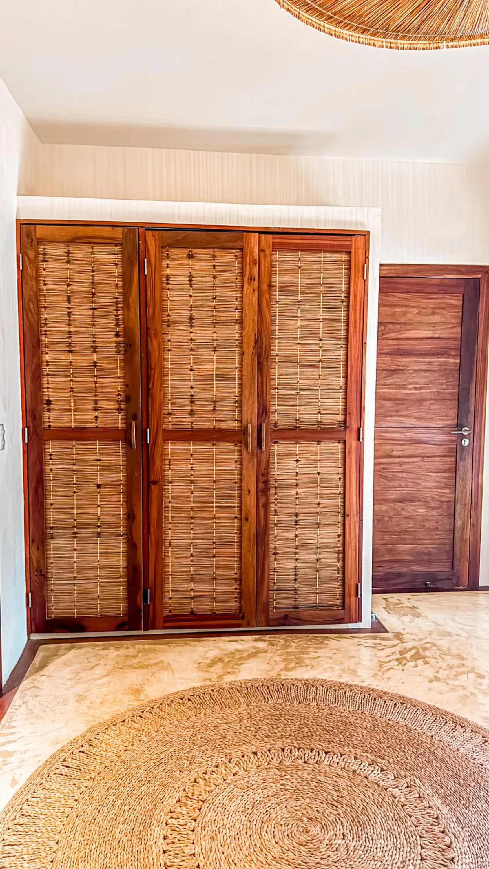 wardrobe in Villa Alegria - La Villa Group
