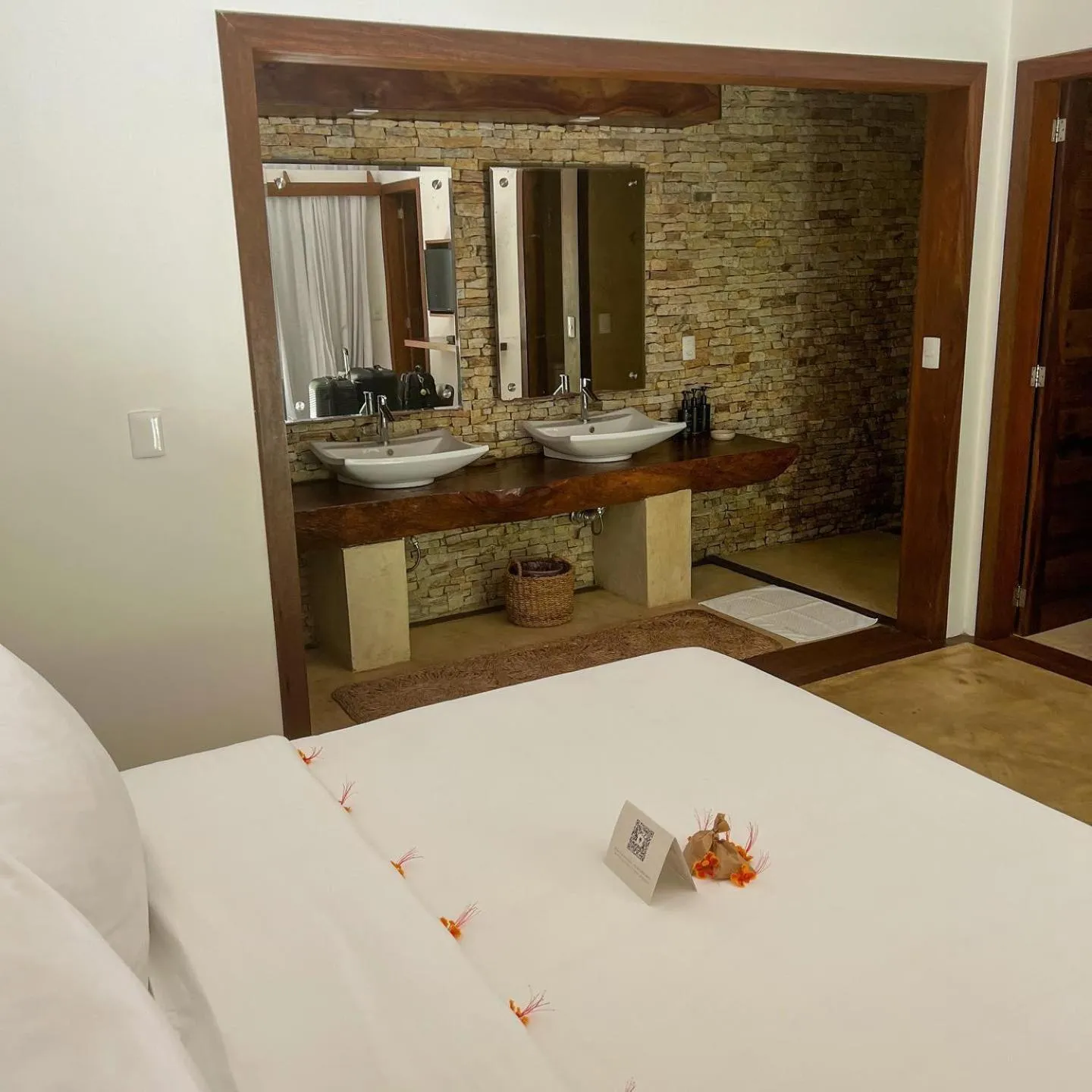 Bed in Villa Alegria - La Villa Group