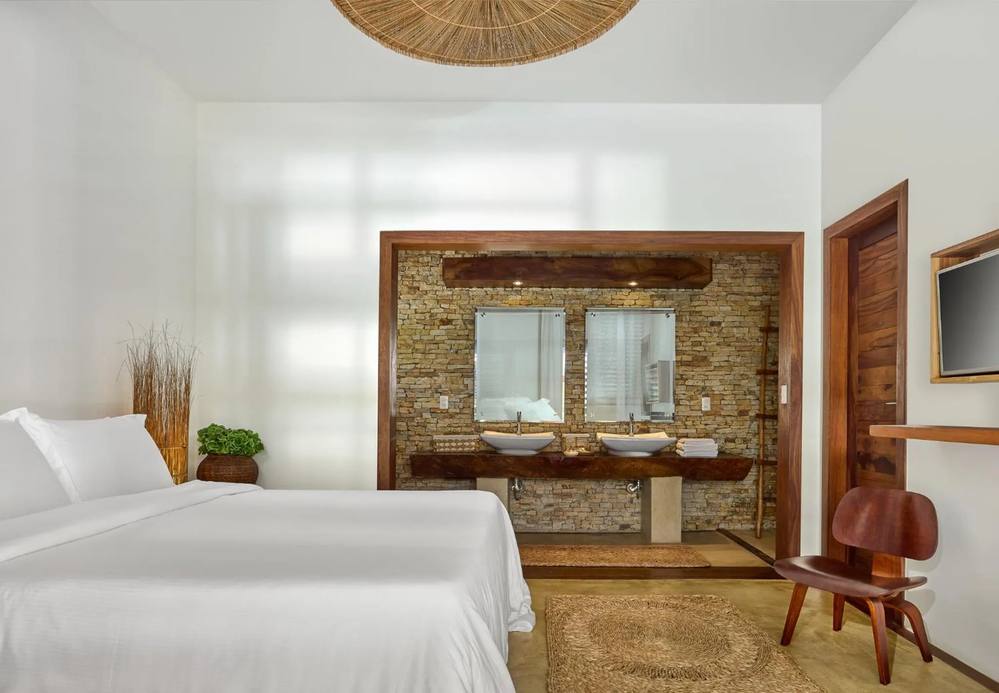 Bed in Villa Alegria - La Villa Group