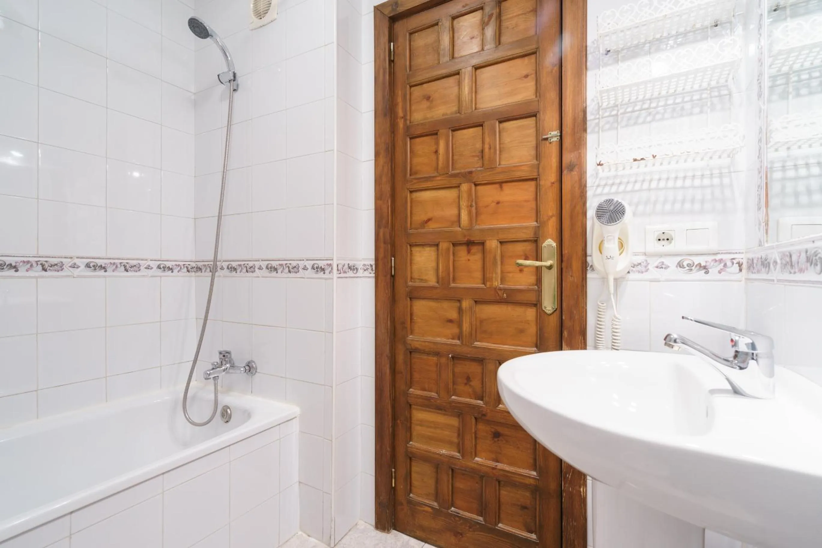 Bathroom in Arunda I