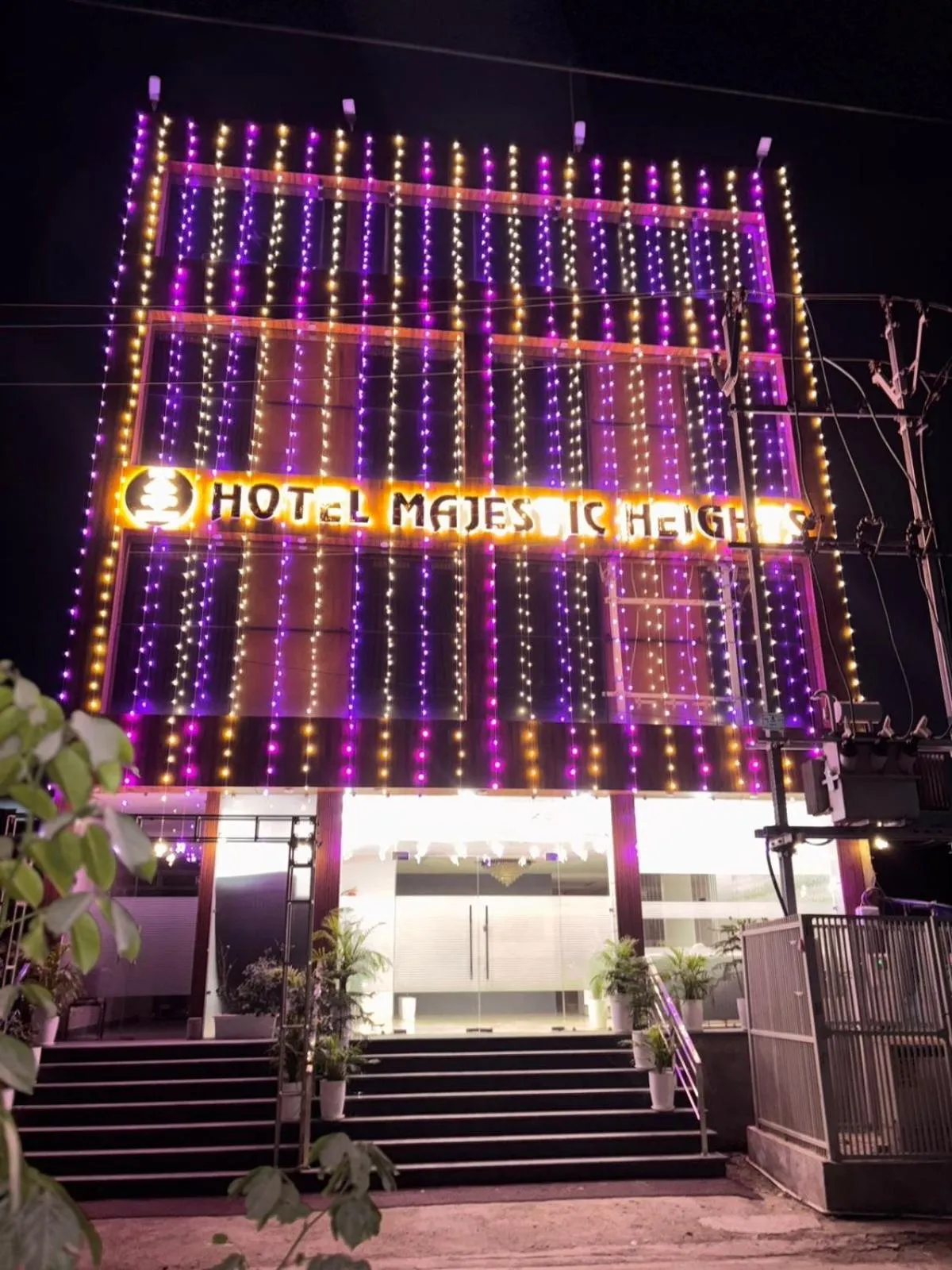 Hotel Majestic Heights Agra