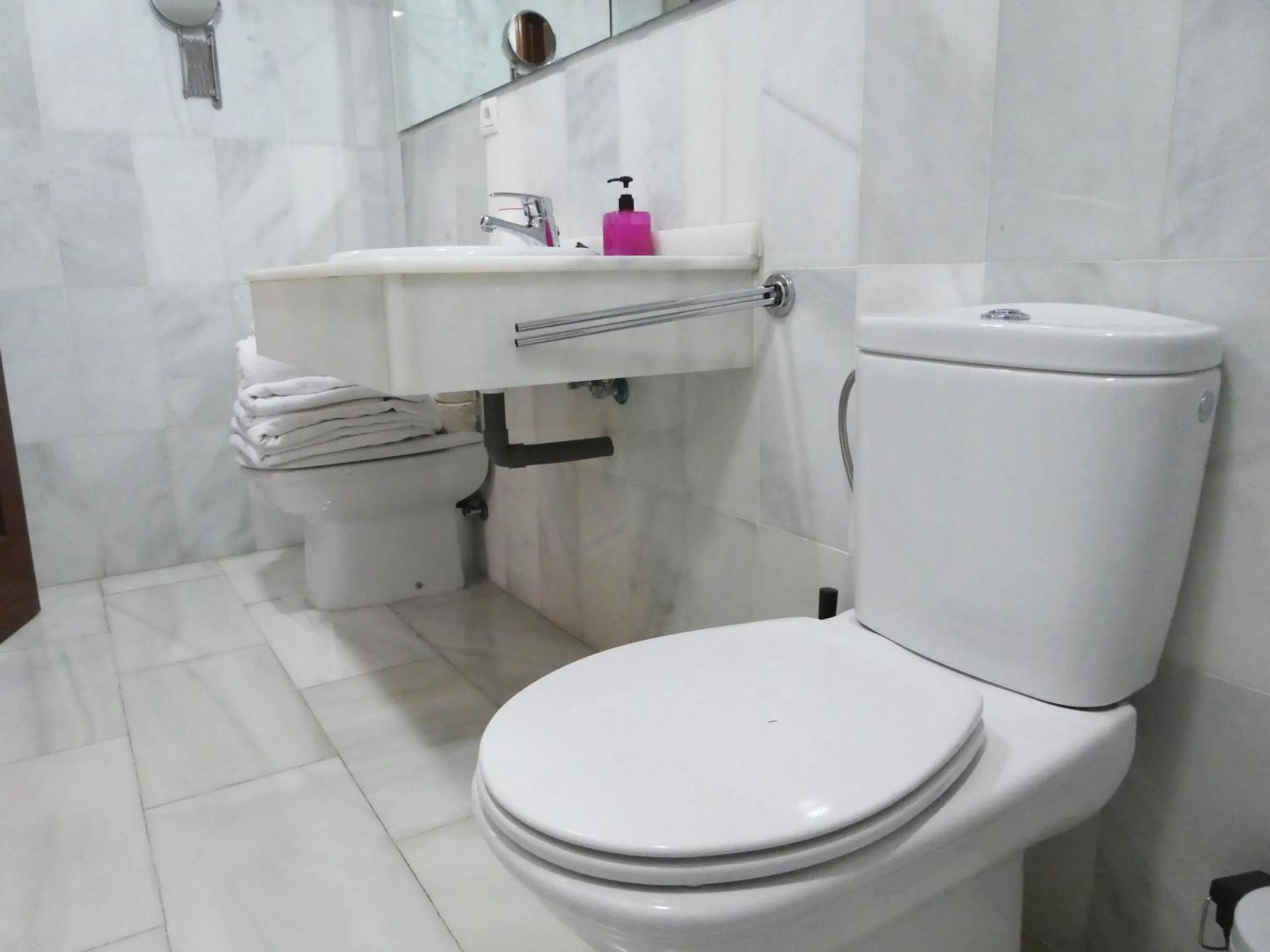 Bathroom in Apartamentos Catedral Plaza 3000