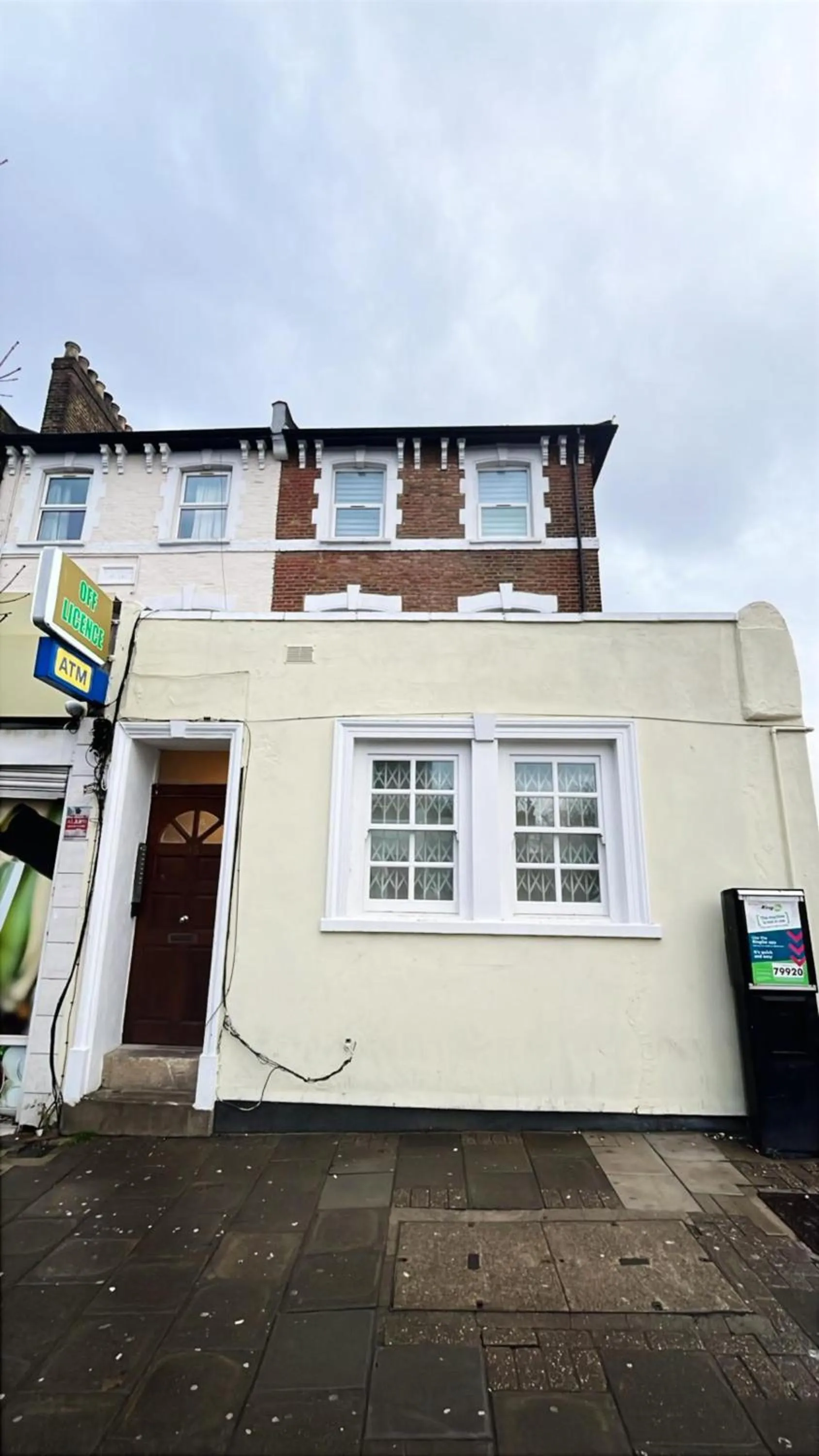 Property building in Dalston Luxe Studios, 10 minutes away from Liverpool Train Station