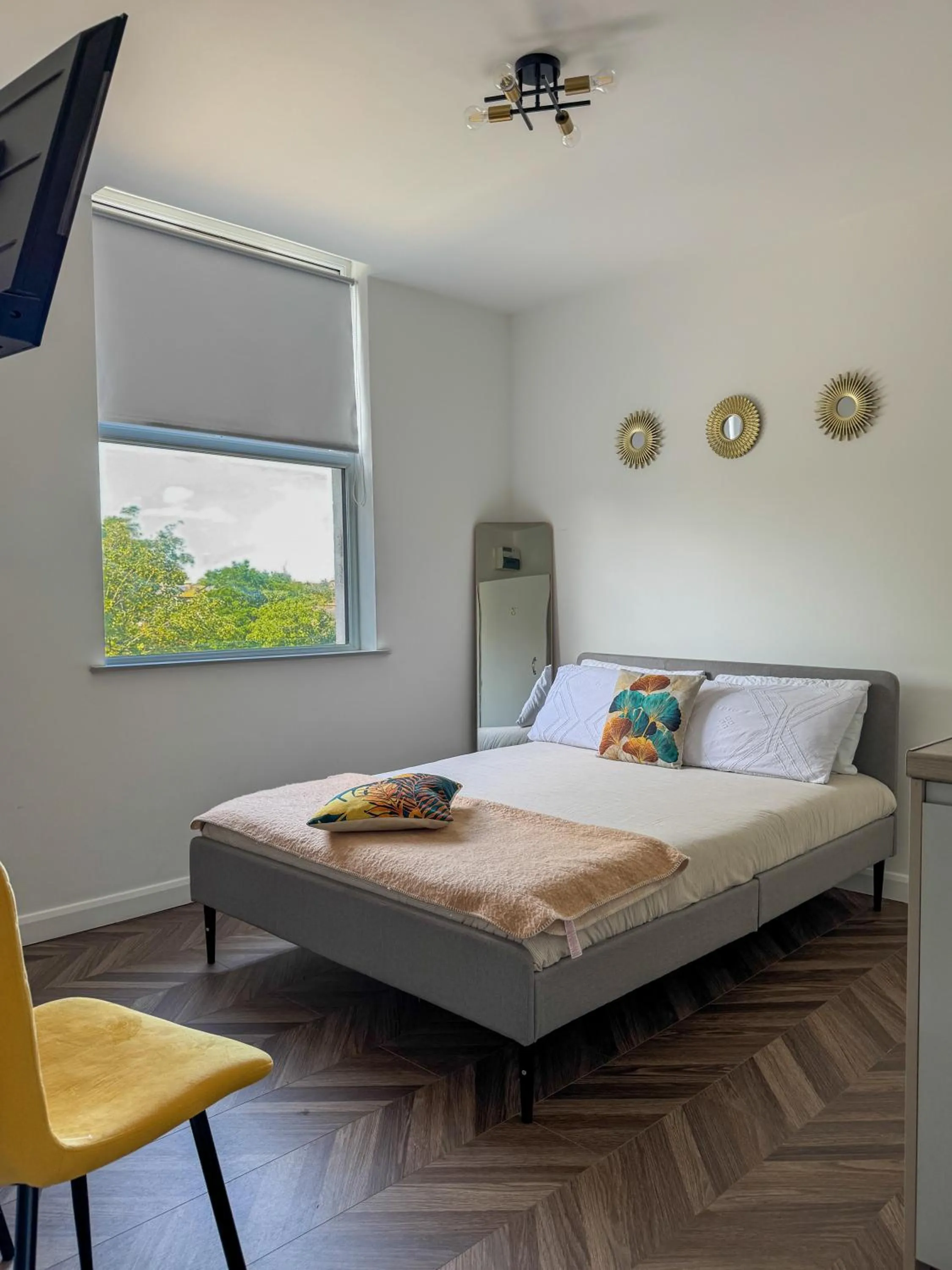 Bedroom, Bed in Dalston Luxe Studios, 10 minutes away from Liverpool Train Station