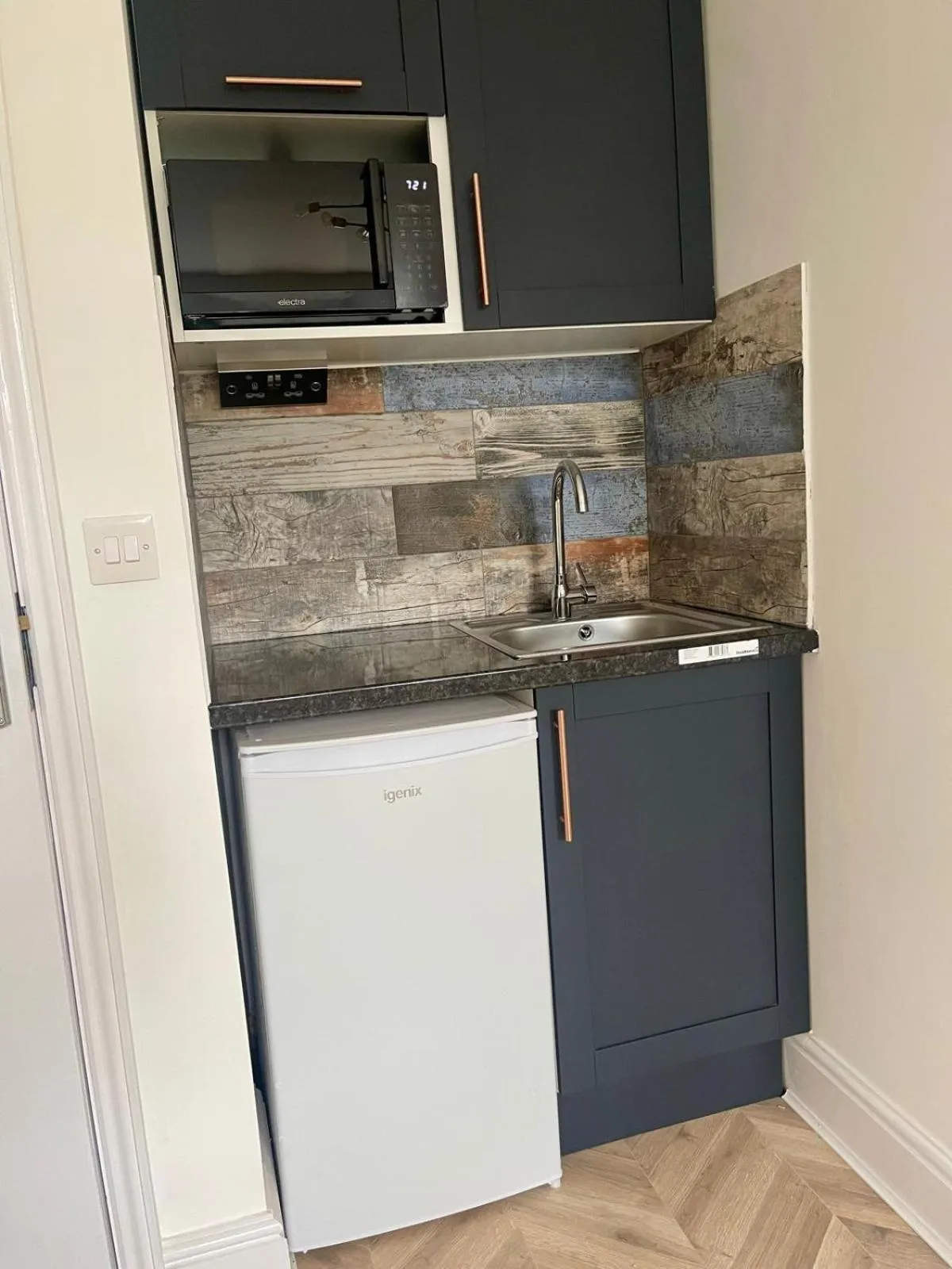 Kitchen or kitchenette in Dalston Luxe Studios, 10 minutes away from Liverpool Train Station