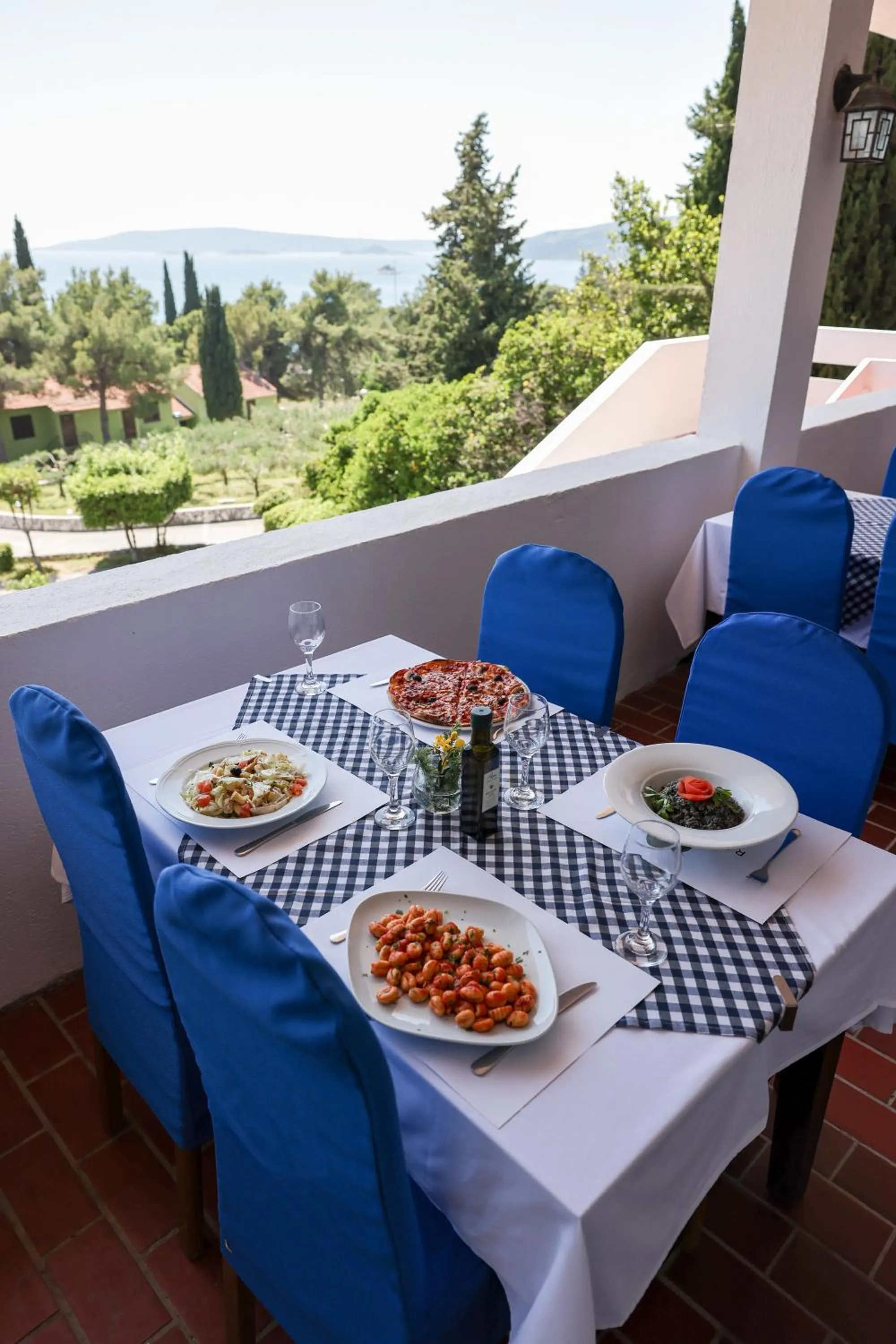 Restaurant/places to eat in Apartments Medena