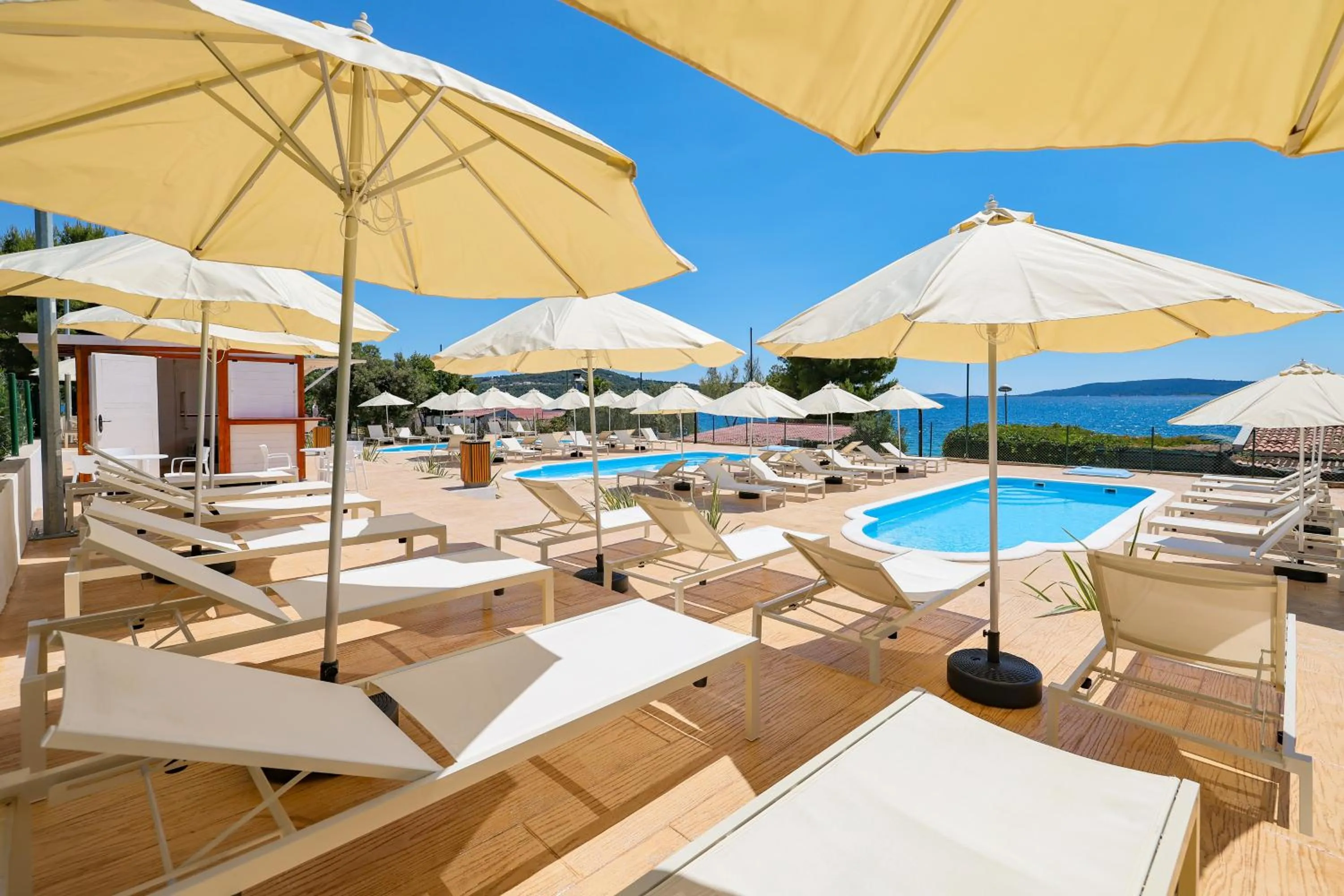 Swimming pool in Apartments Medena