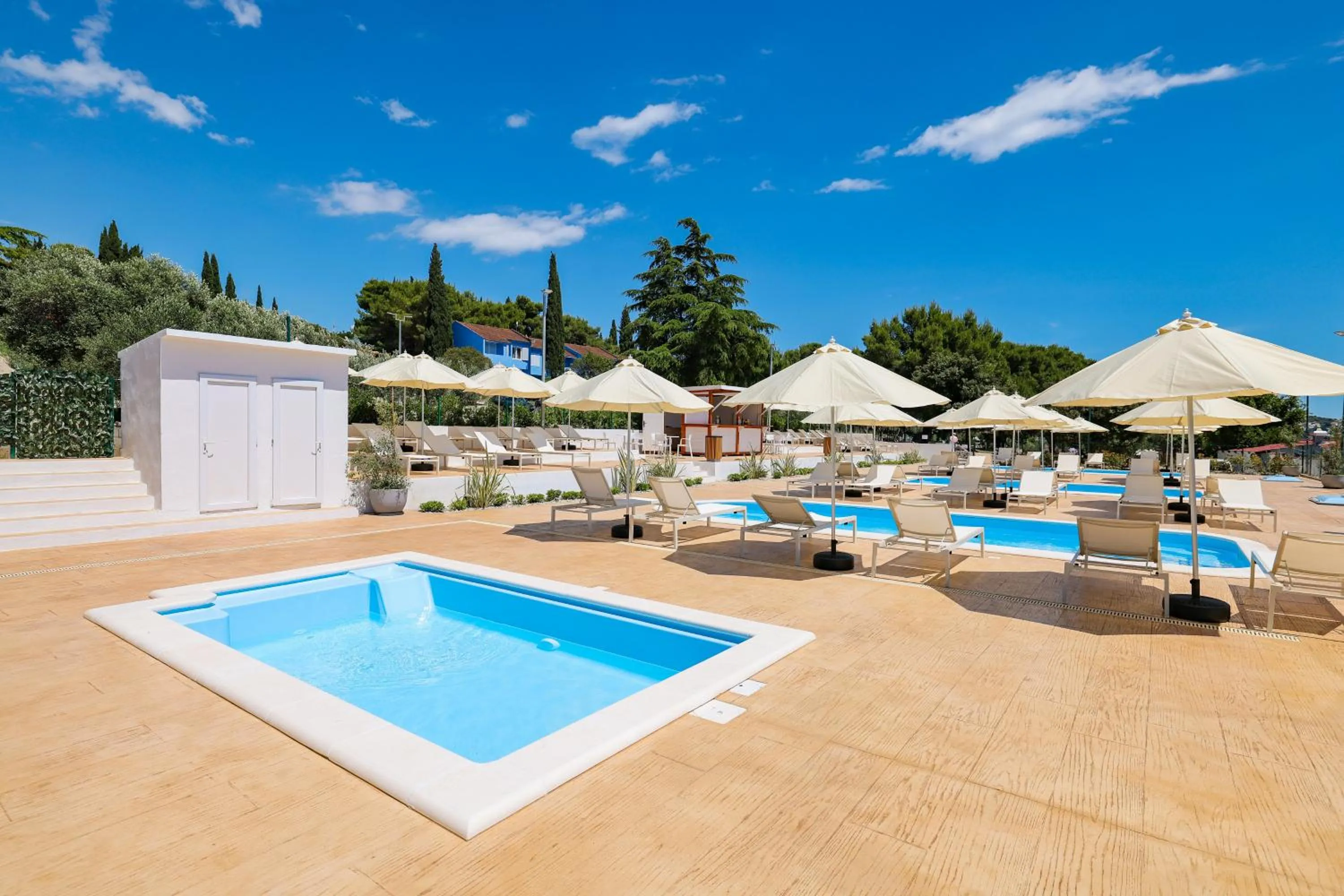 Swimming pool in Apartments Medena