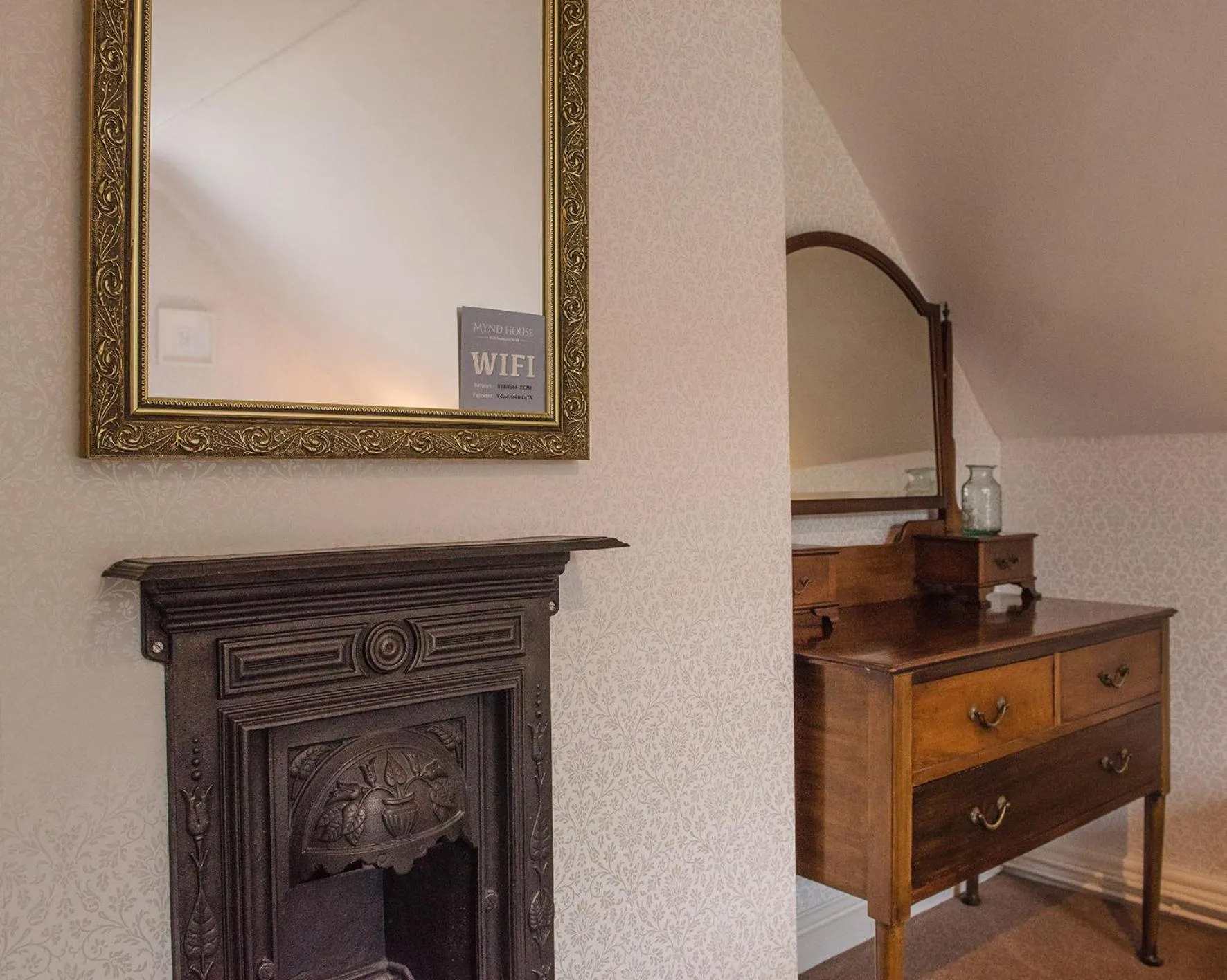 Bedroom in Mynd House