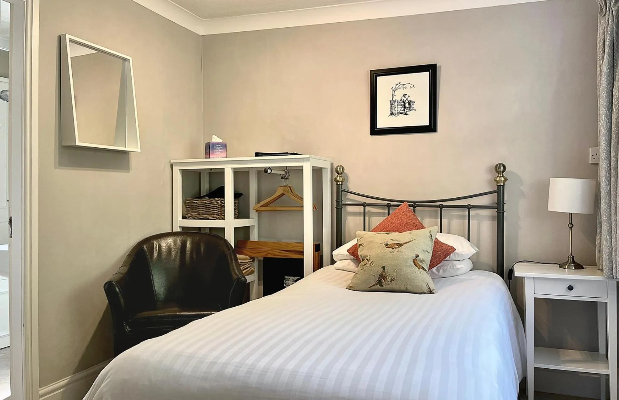 Bedroom, Bed in Mynd House