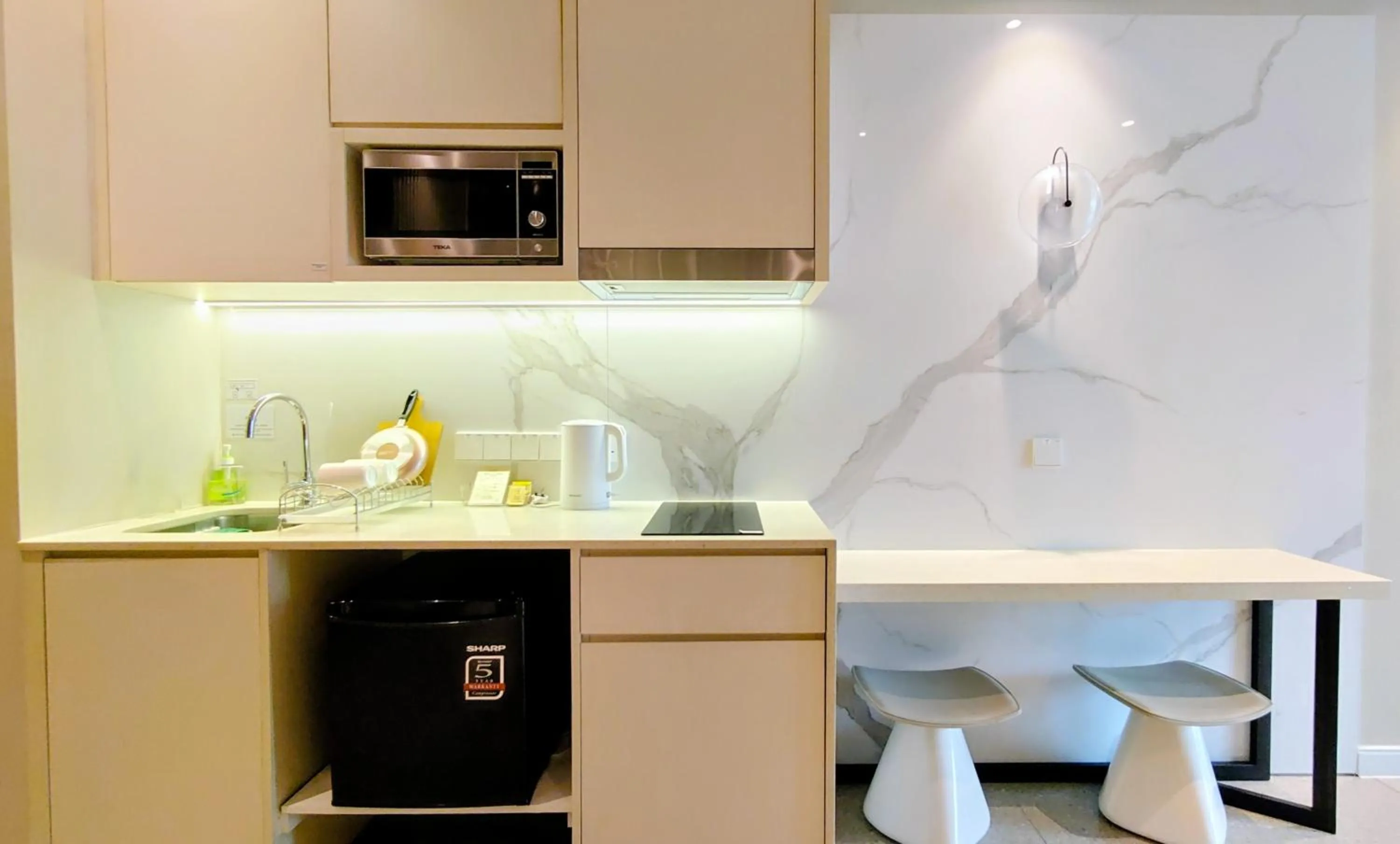 Kitchen or kitchenette in La,mer Butik Hotel