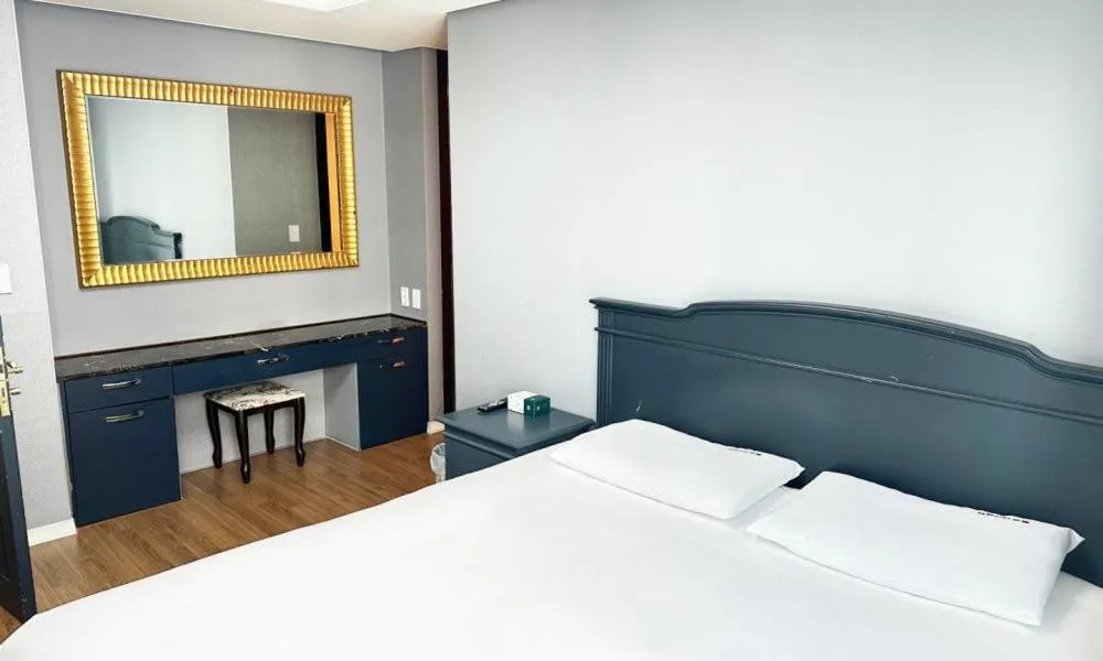 Bed in Centum City Hotel