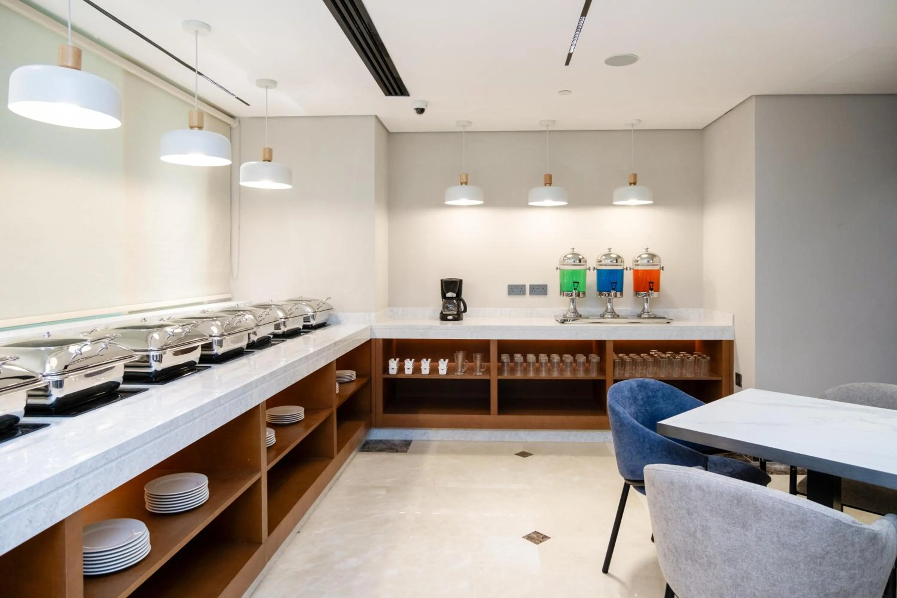 Restaurant/places to eat in Jannah Executive Hotel Apartments