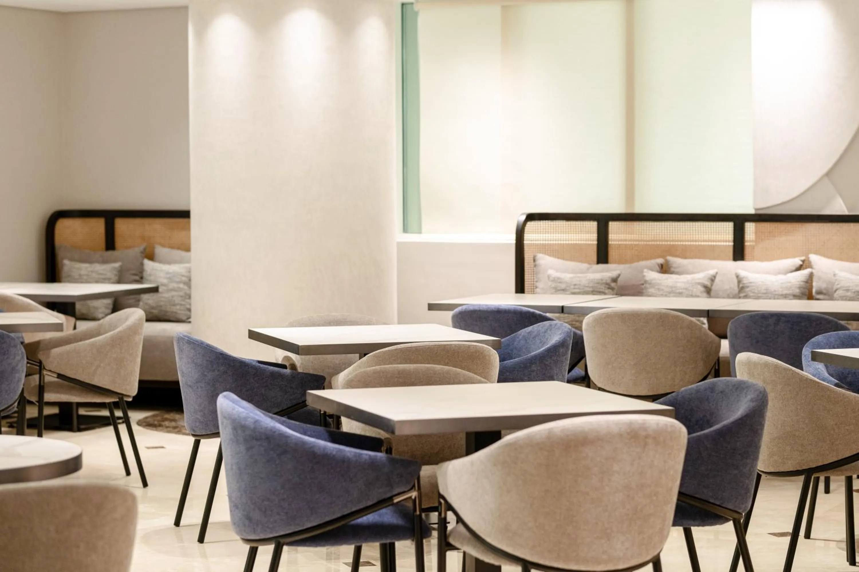 Restaurant/places to eat in Jannah Executive Hotel Apartments