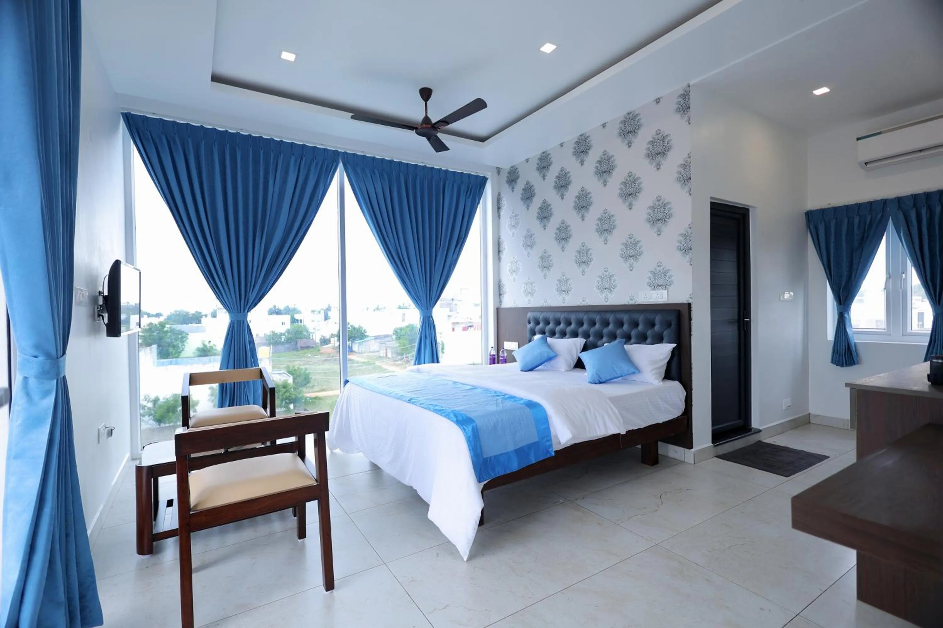 Anglo Resort
