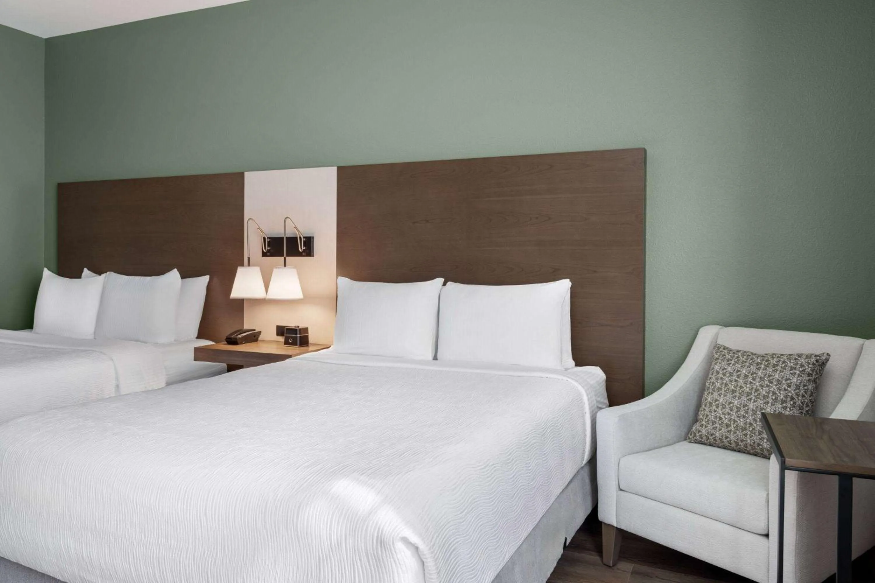 Photo of the whole room, Bed in La Quinta Inn and Suites by Wyndham Lincoln