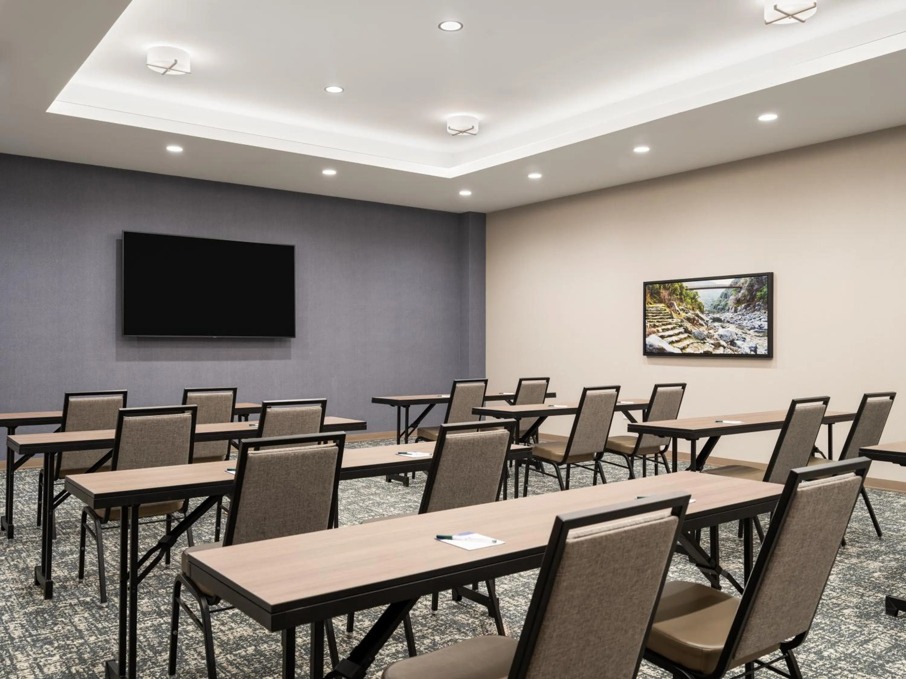 Meeting/conference room in La Quinta Inn and Suites by Wyndham Lincoln