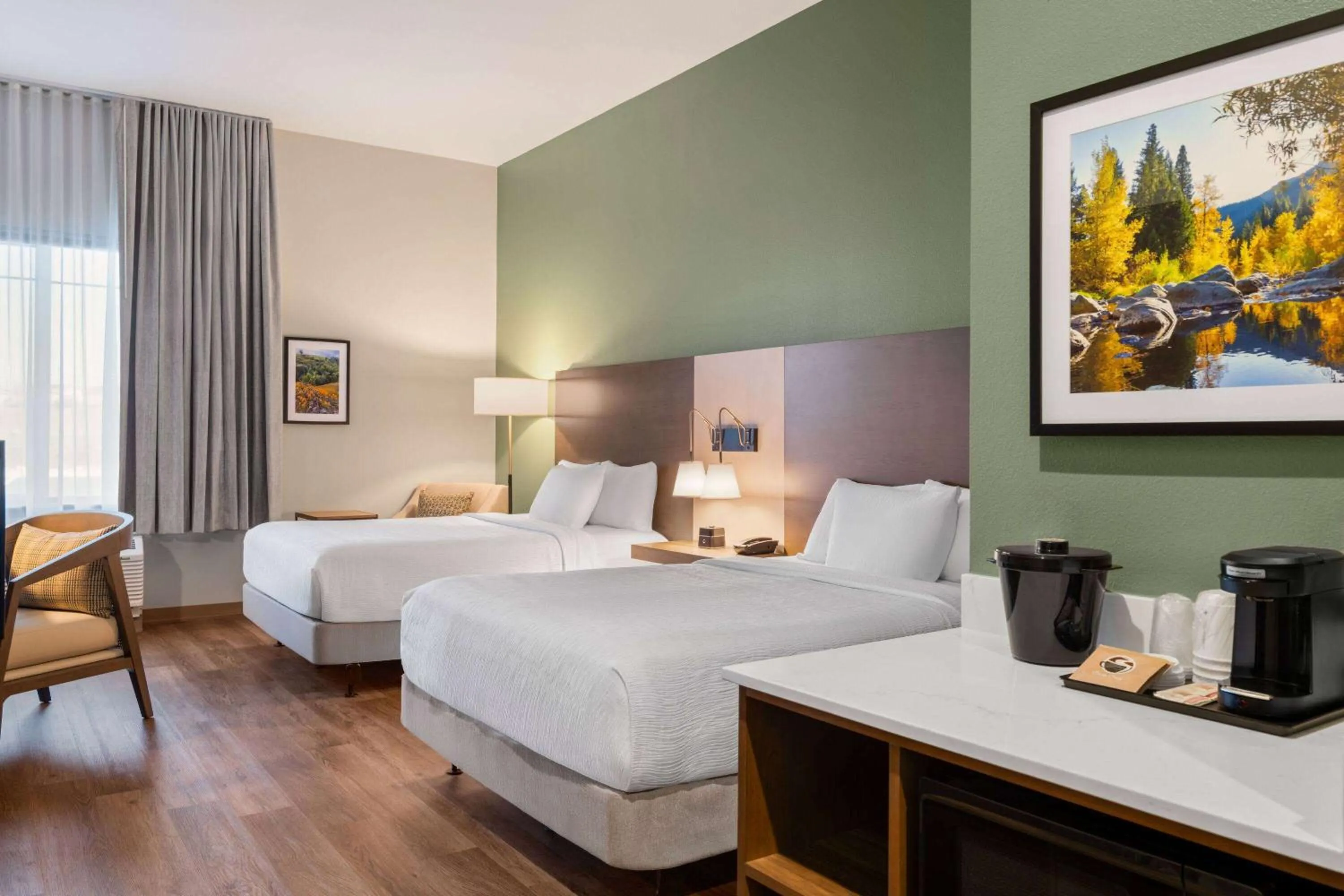 Photo of the whole room, Bed in La Quinta Inn and Suites by Wyndham Lincoln