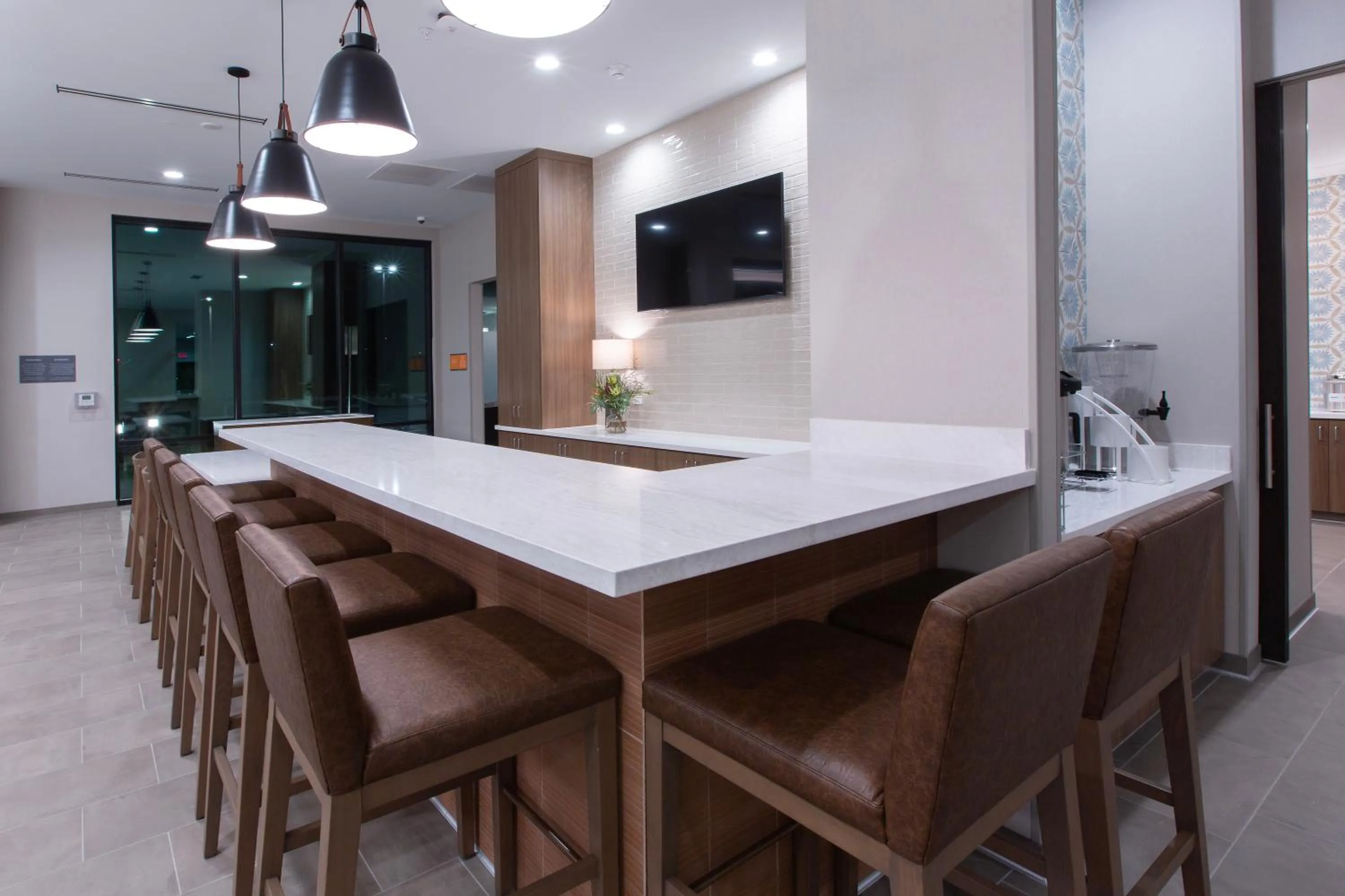 Breakfast in La Quinta Inn and Suites by Wyndham Lincoln