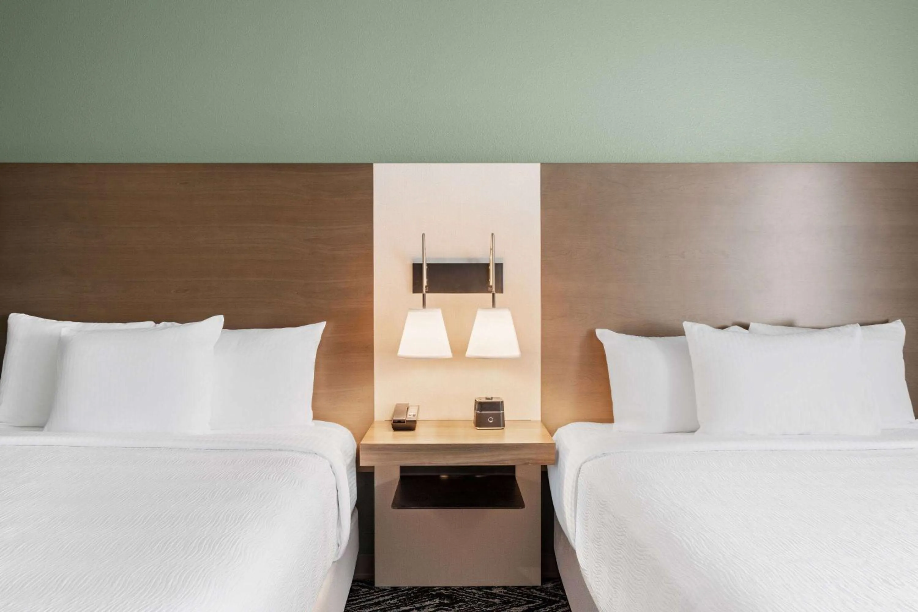 Photo of the whole room, Bed in La Quinta Inn and Suites by Wyndham Lincoln