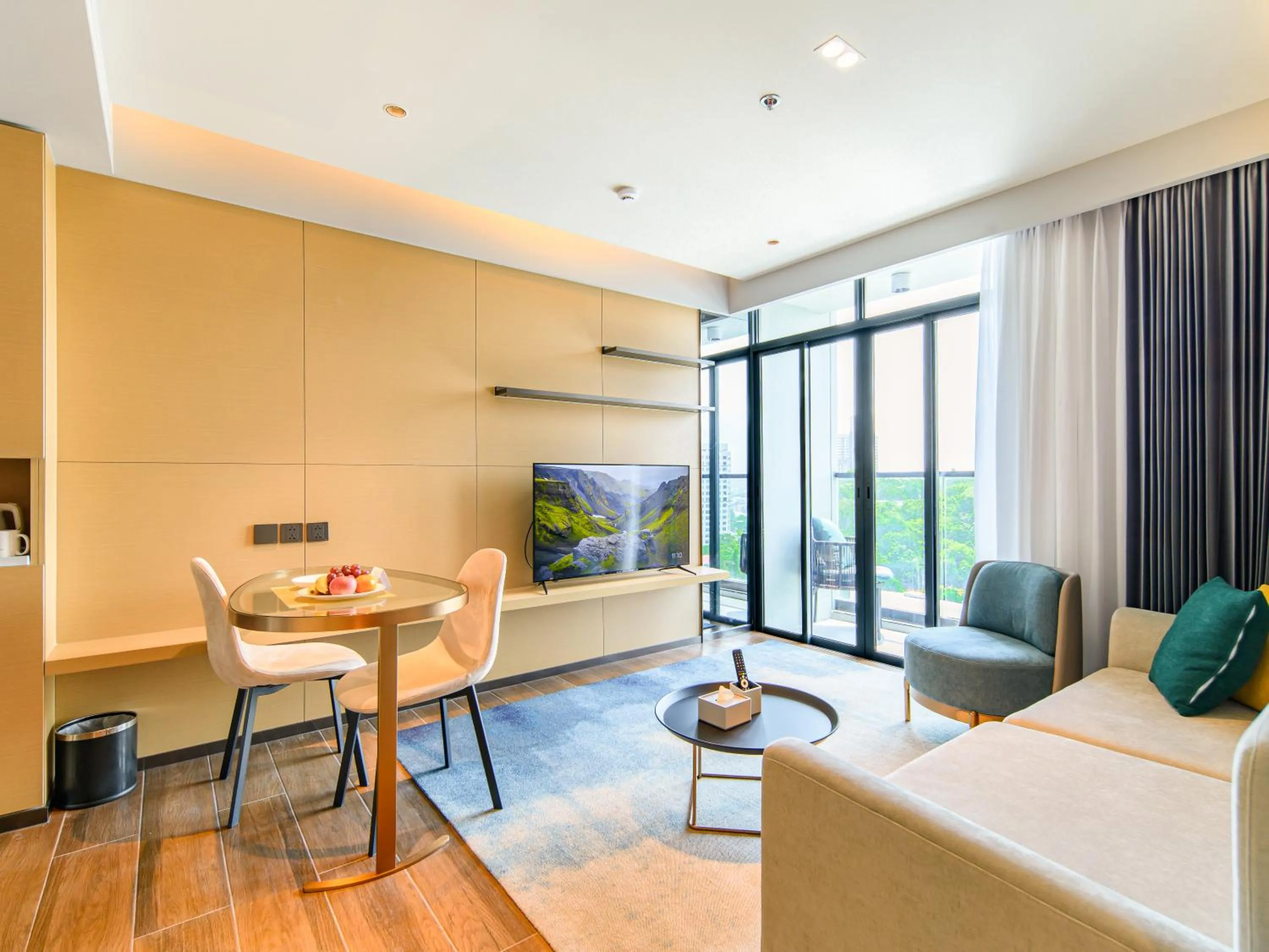 Seating area in Beverly Mountain Bay, Trademark Collection by Wyndham