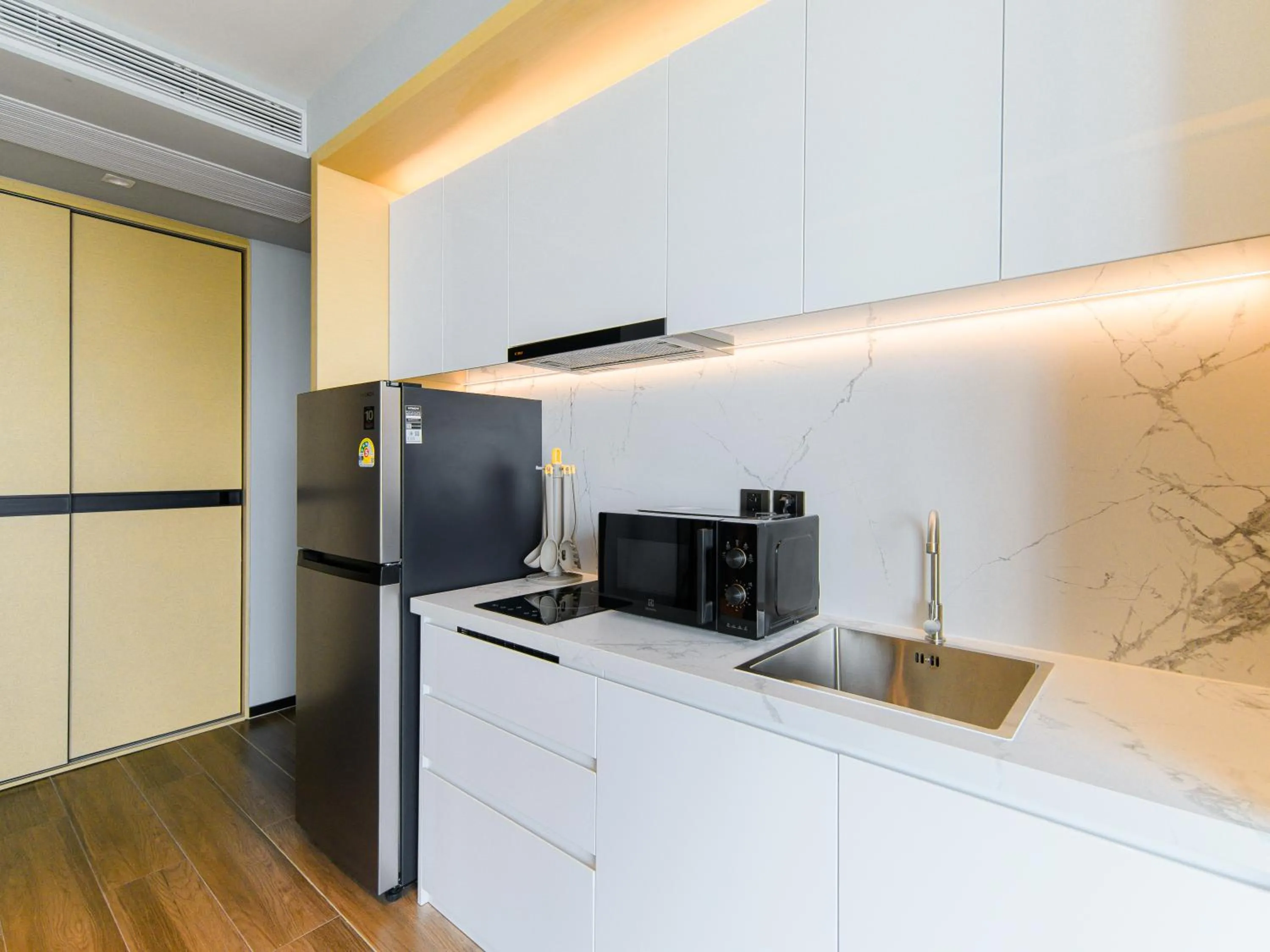 Kitchen or kitchenette in Beverly Mountain Bay, Trademark Collection by Wyndham