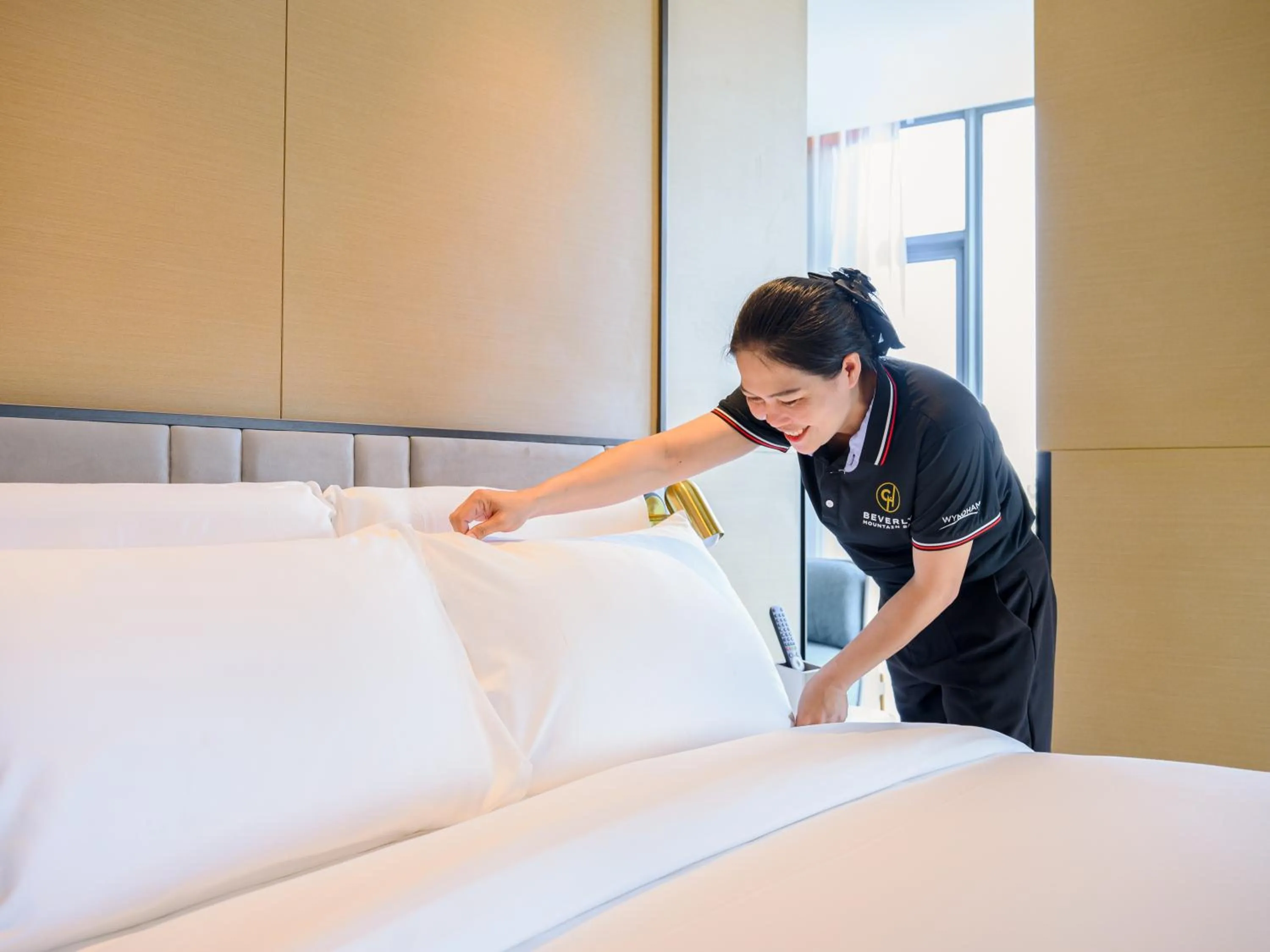 Staff, Bed in Beverly Mountain Bay, Trademark Collection by Wyndham