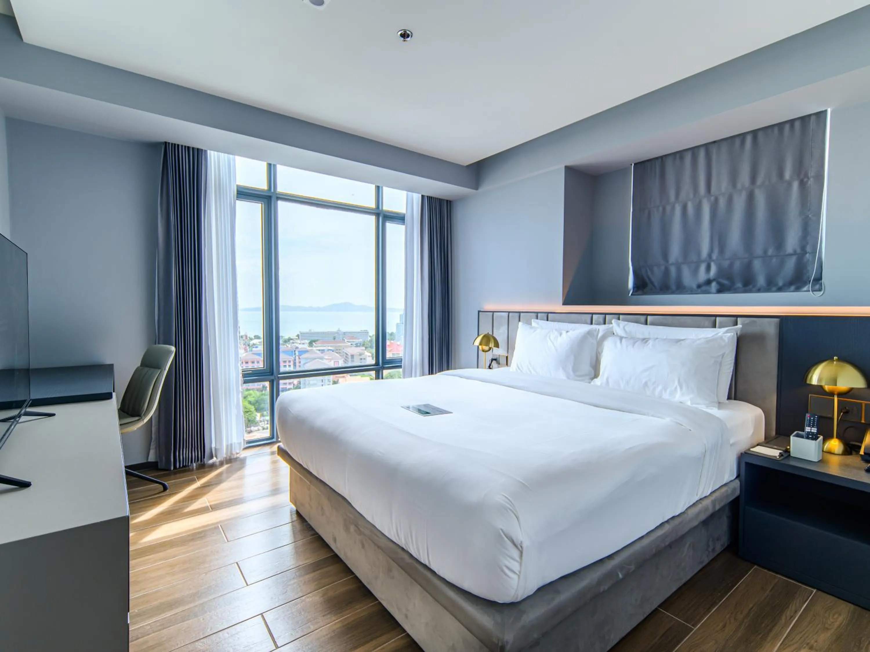 Bed in Beverly Mountain Bay, Trademark Collection by Wyndham