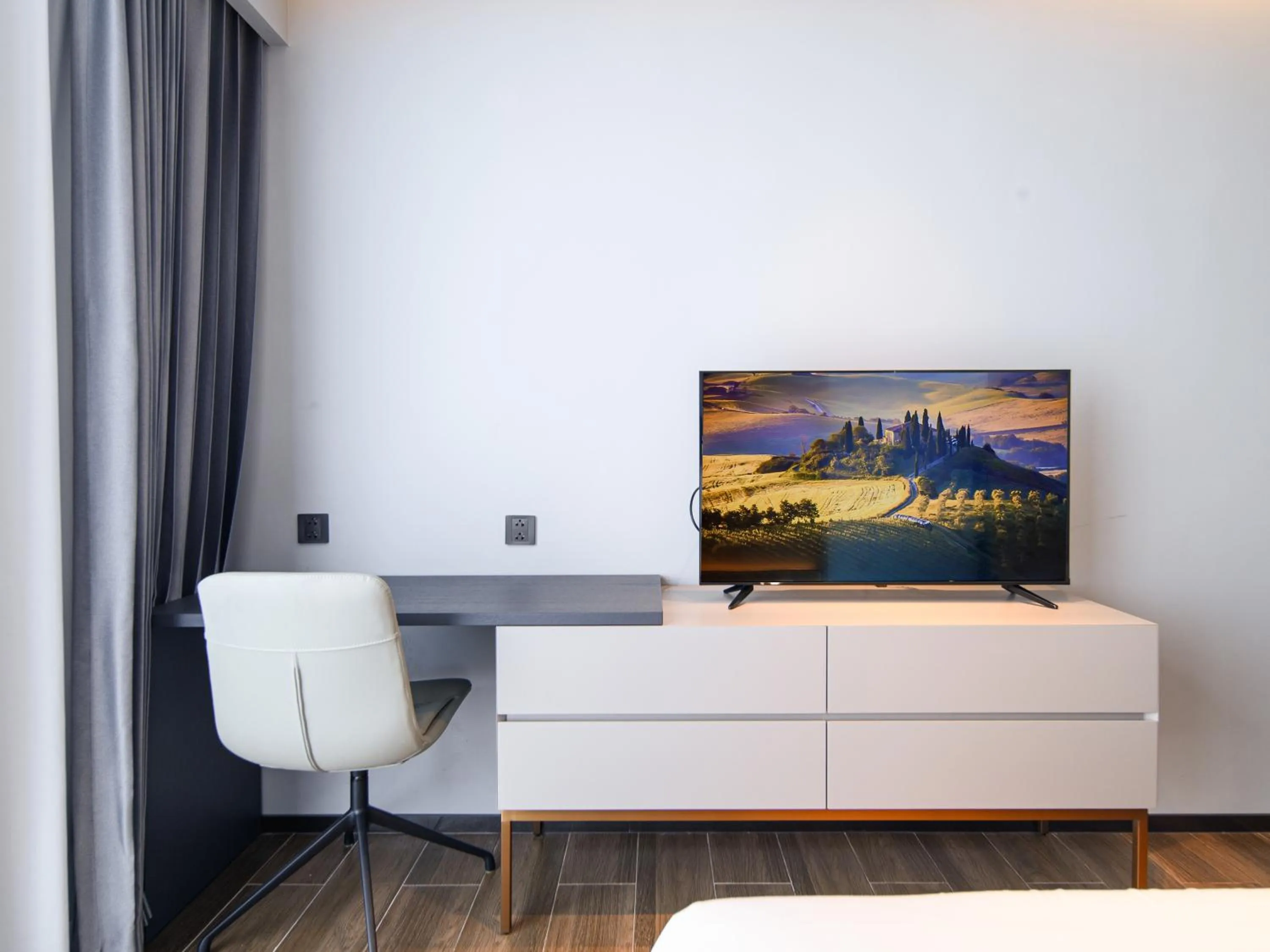 TV and multimedia in Beverly Mountain Bay, Trademark Collection by Wyndham