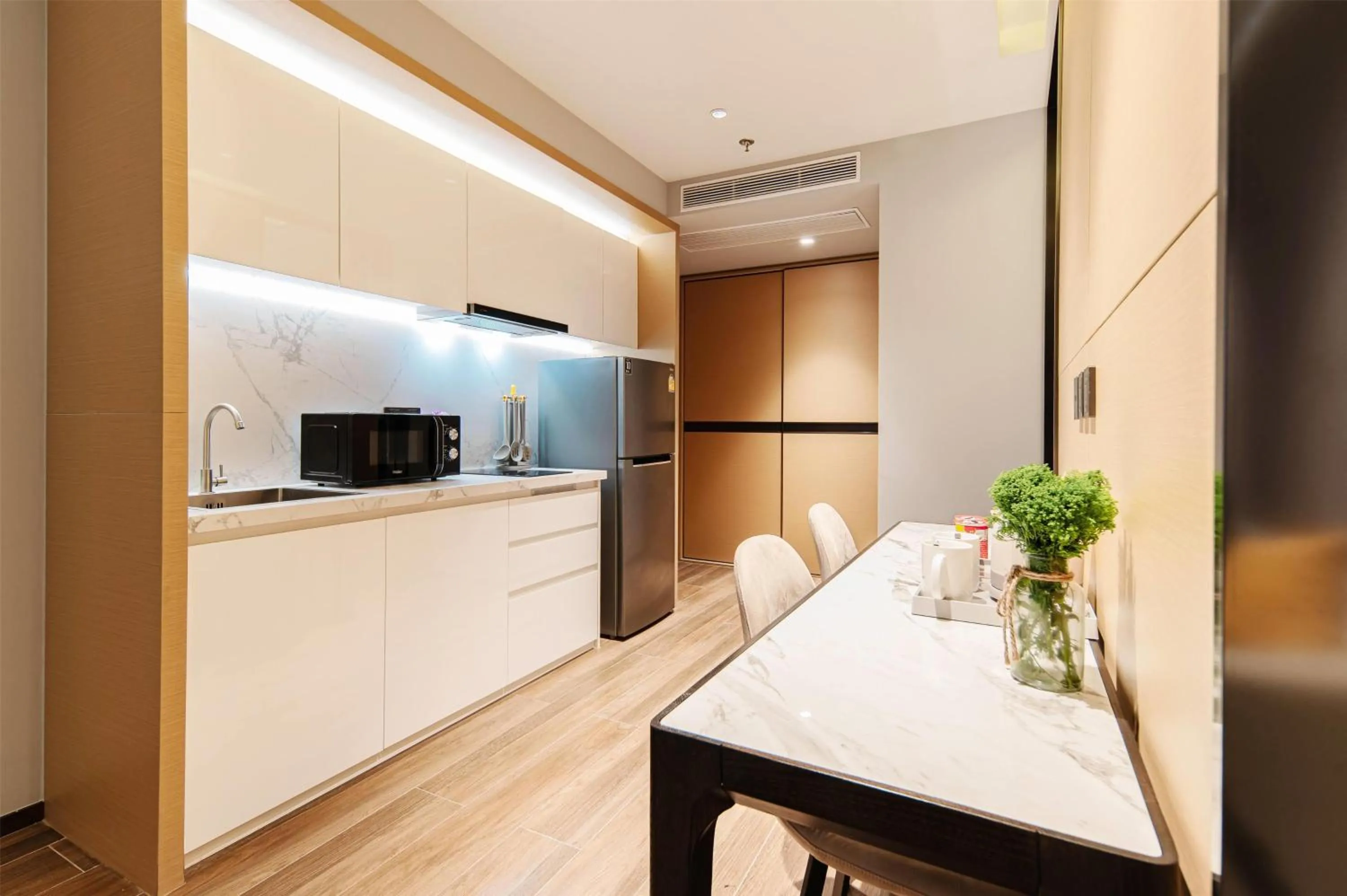 Kitchen or kitchenette in Beverly Mountain Bay, Trademark Collection by Wyndham