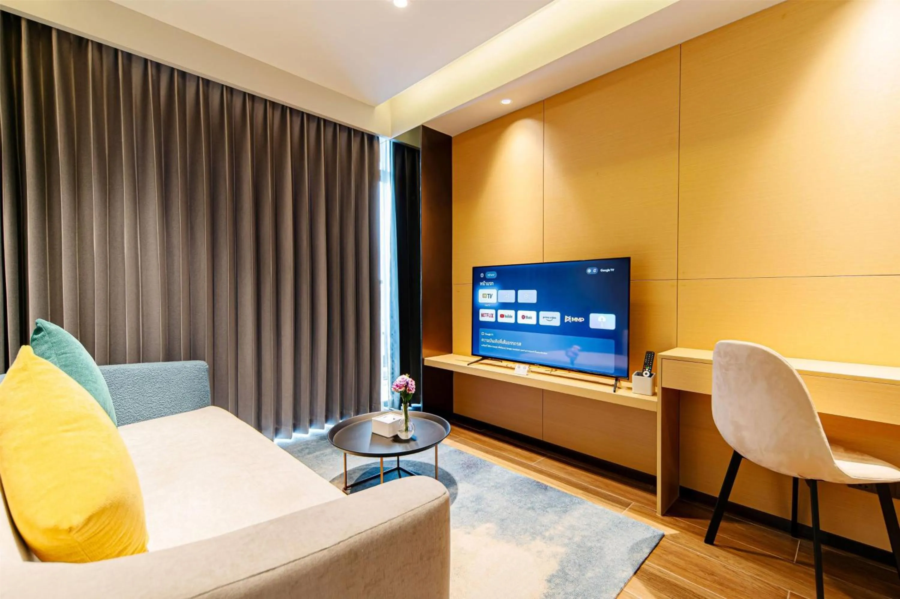 Photo of the whole room in Beverly Mountain Bay, Trademark Collection by Wyndham