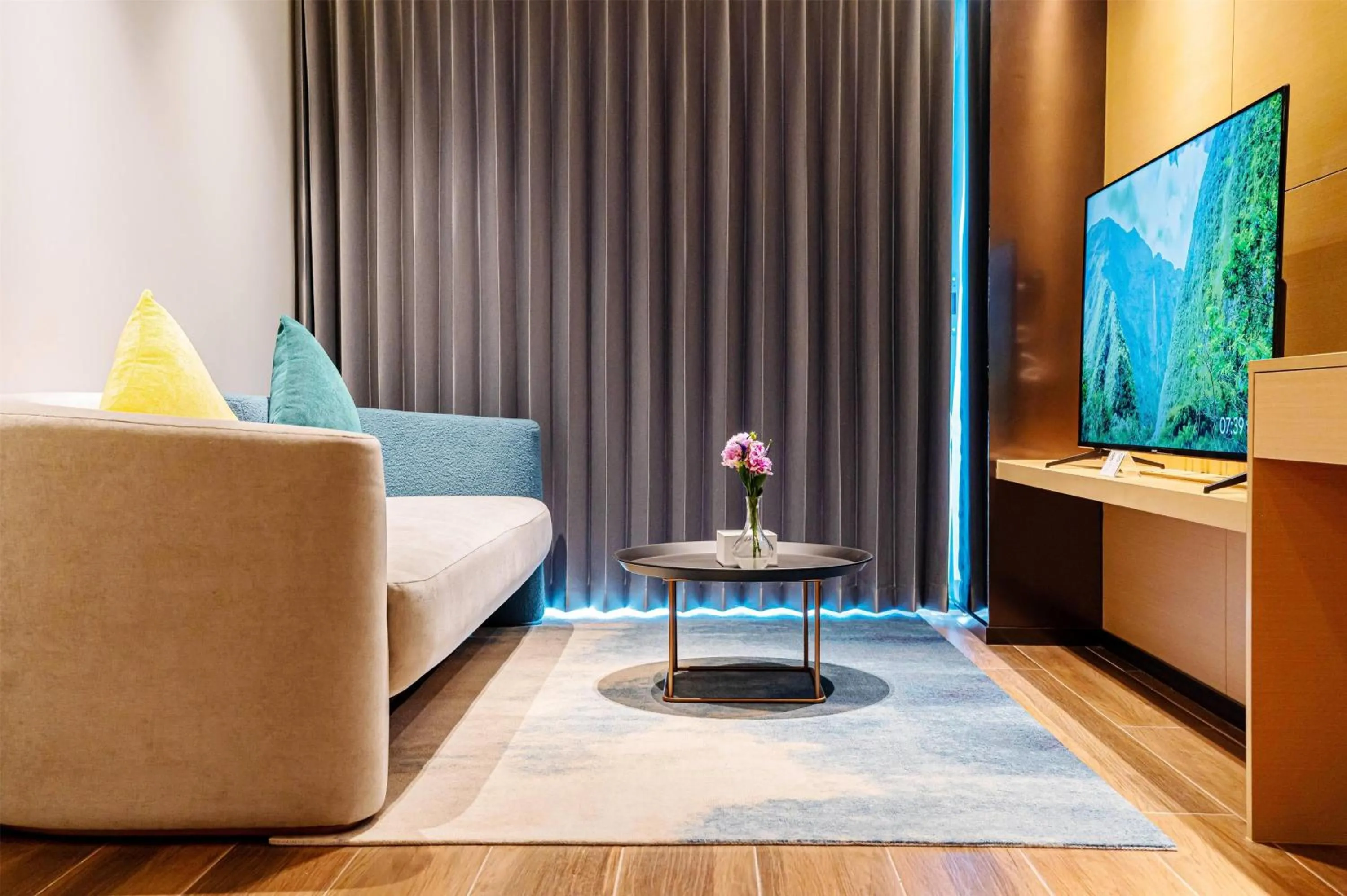 Photo of the whole room in Beverly Mountain Bay, Trademark Collection by Wyndham