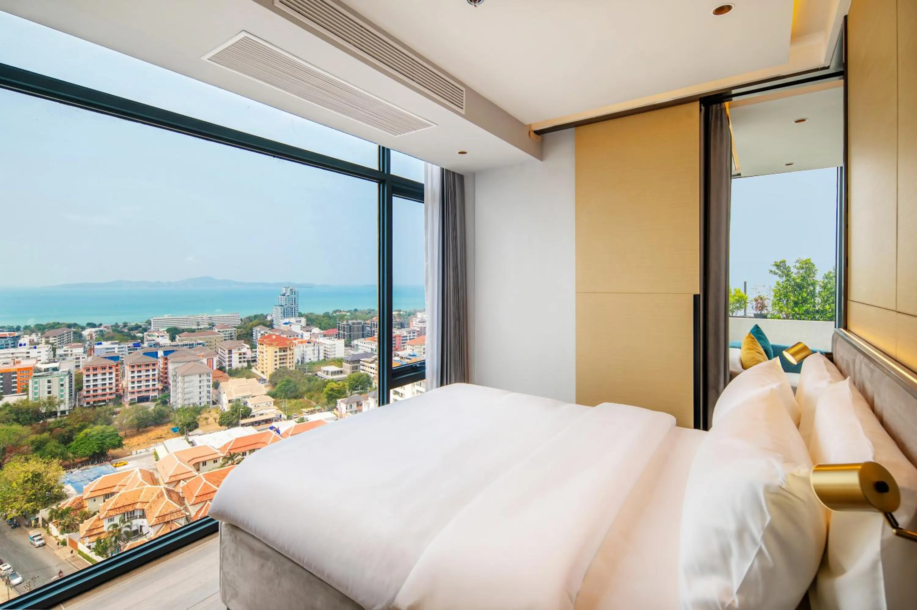 View (from property/room), Bed in Beverly Mountain Bay, Trademark Collection by Wyndham