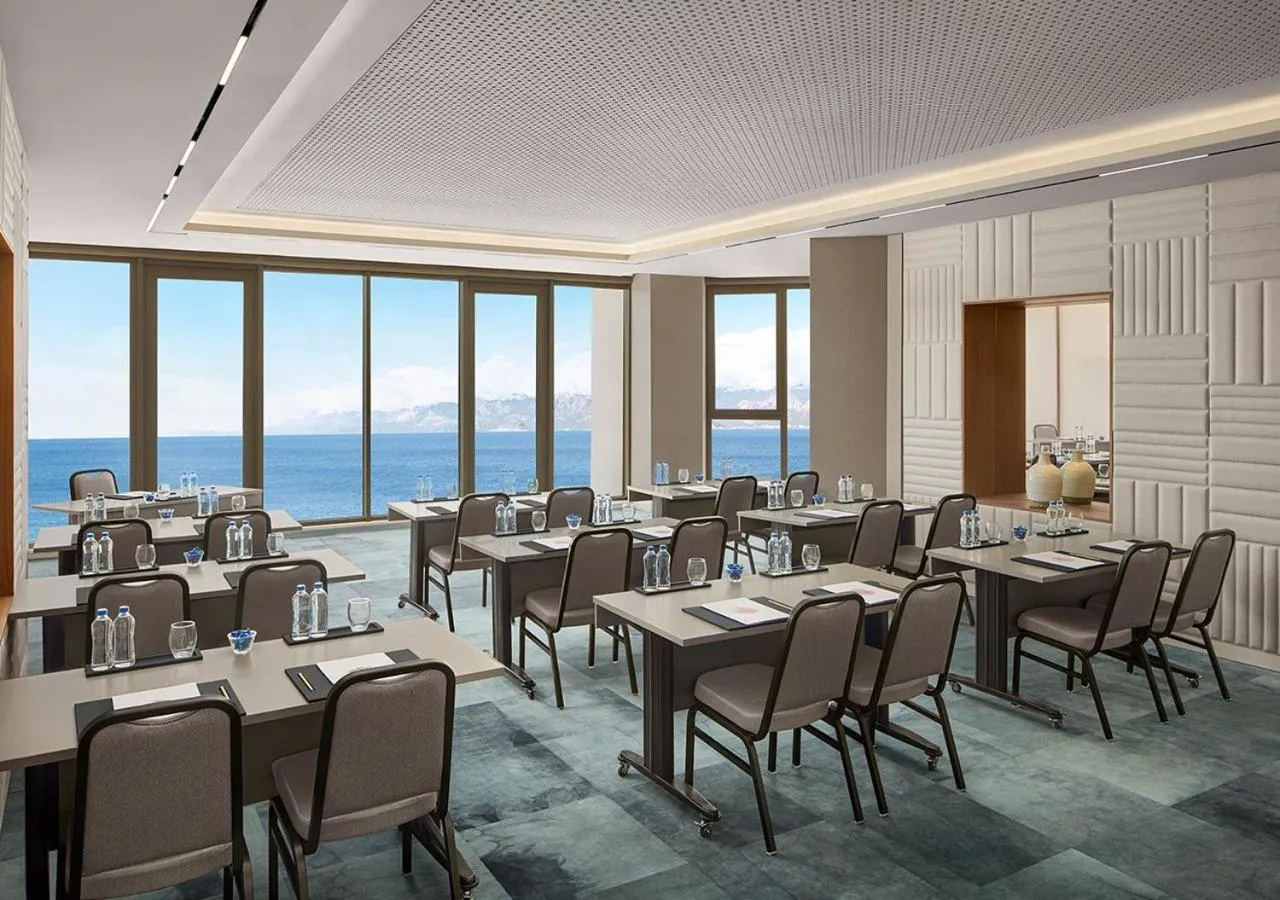 Restaurant/places to eat in Akra Antalya