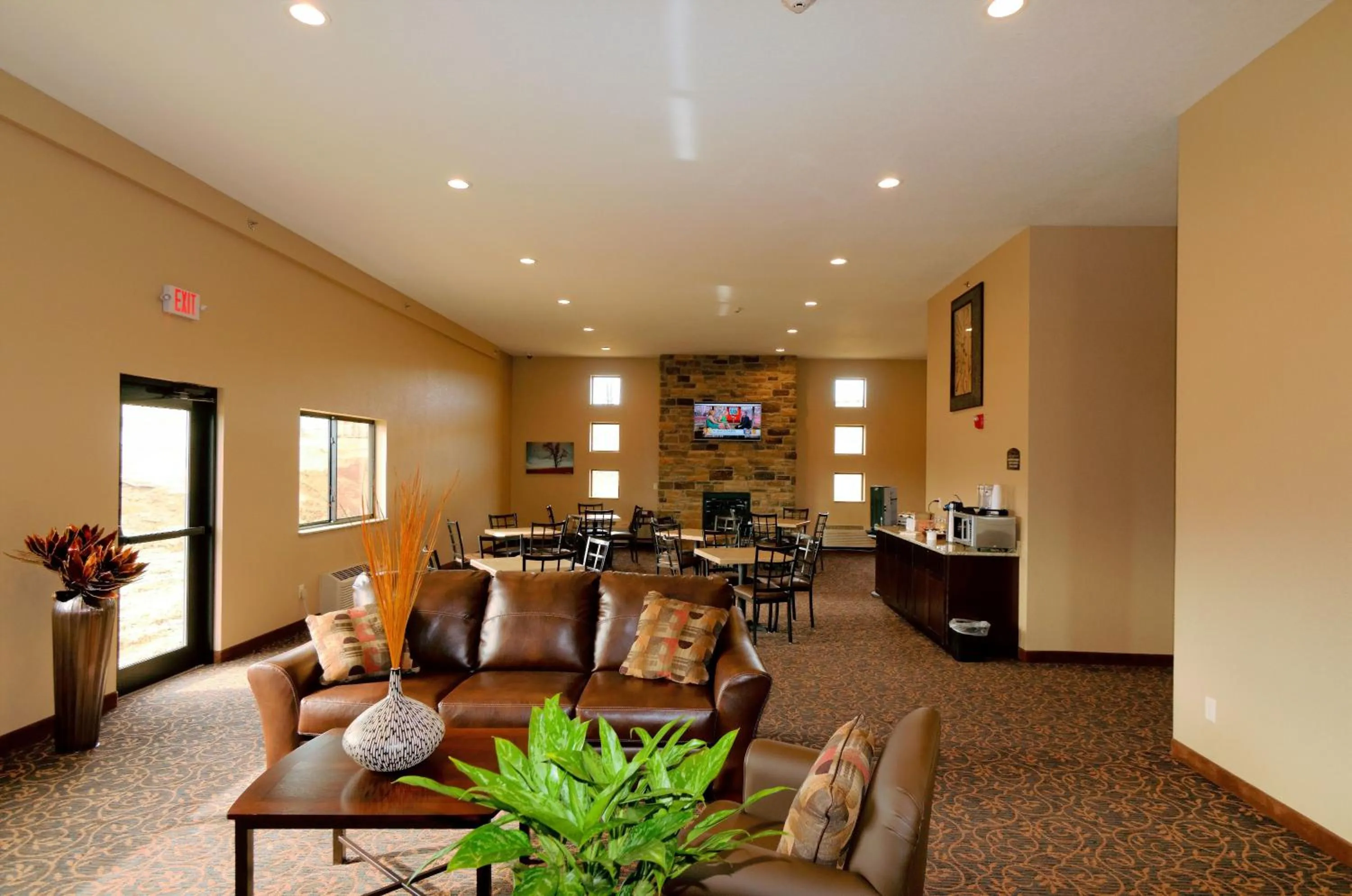 Lobby or reception in Cobblestone Inn & Suites - Denison | Oak Ridge